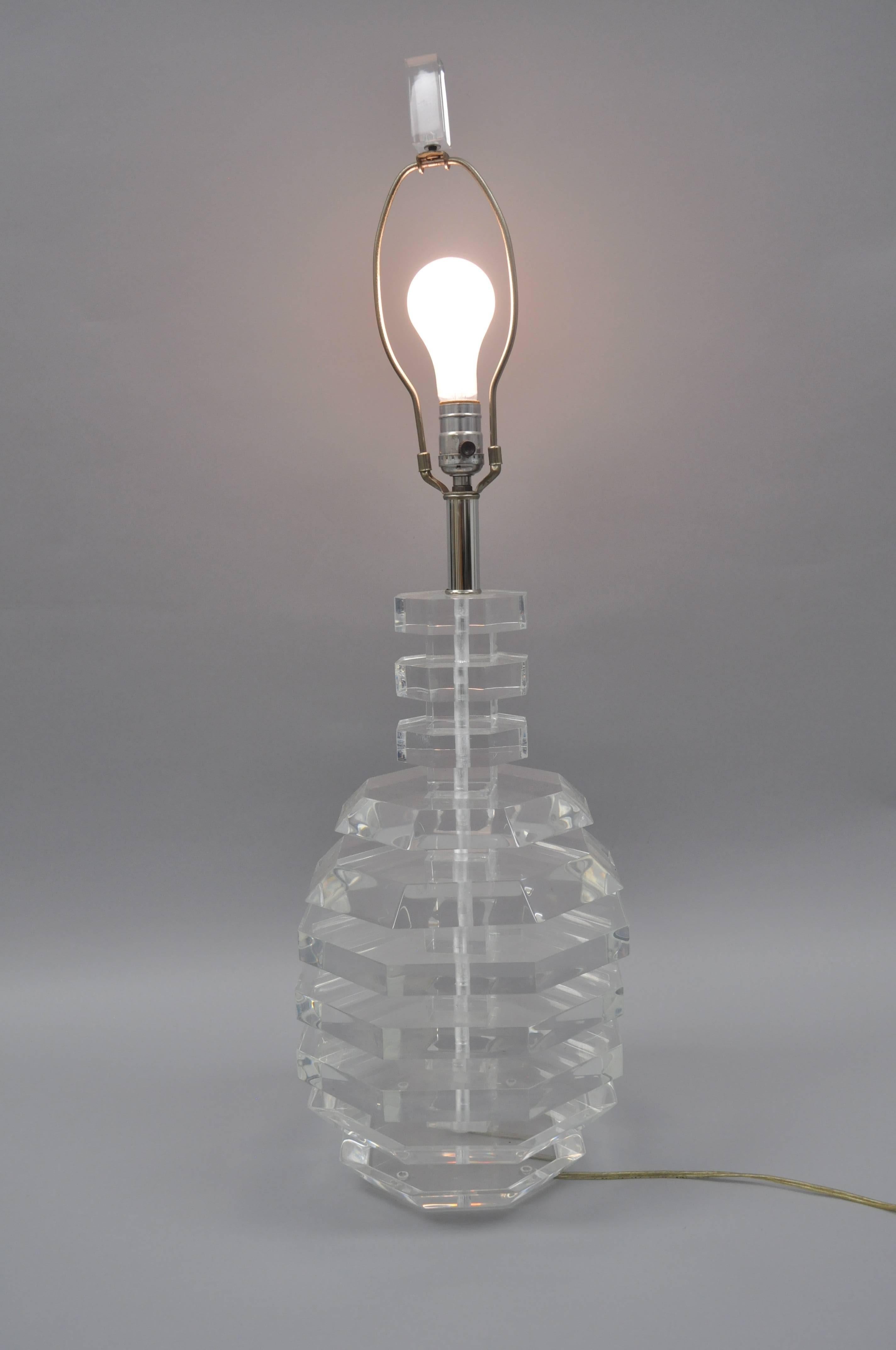 Beehive Form Heavy Stacked Lucite Mid Century Modern Table Lamp by George Bullio For Sale 4
