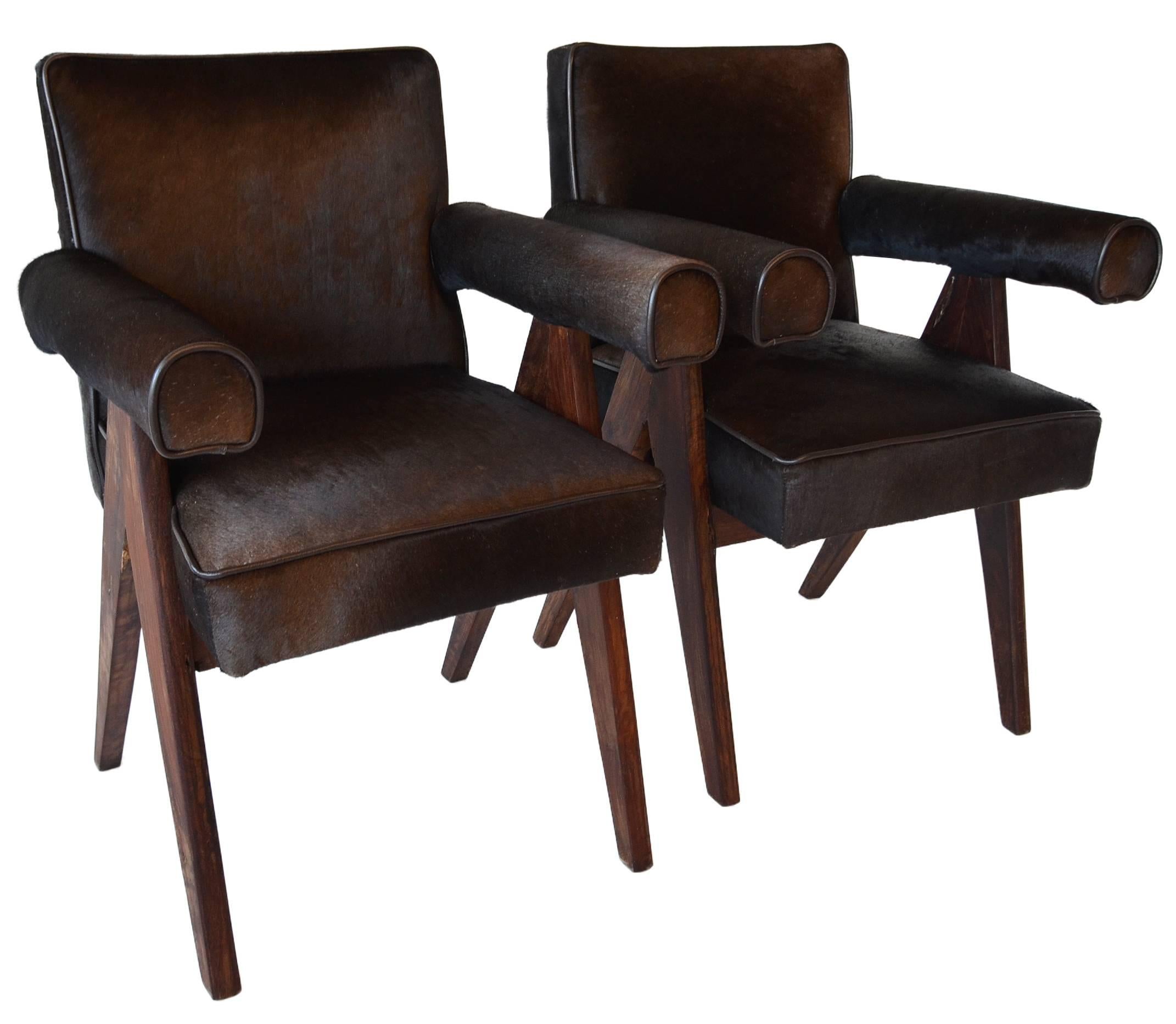 Mid-Century Modern Pair of Pierre Jeanneret Armchairs PJ-SI-30-C in Rosewood and Hide