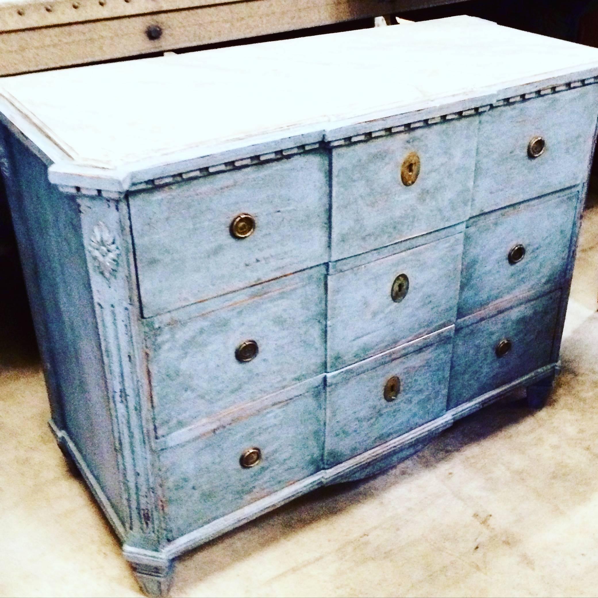 19th Century Gustavian Chest with Faux Marble Painted Top For Sale 2
