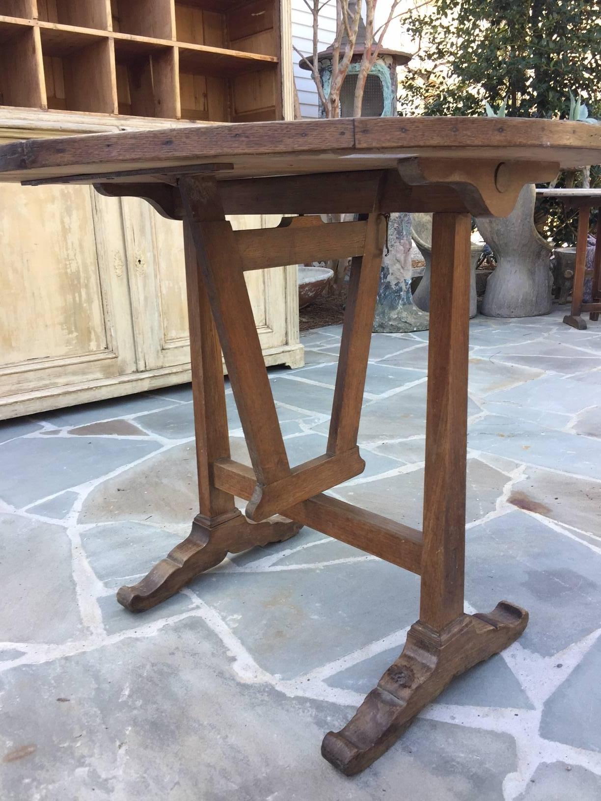 19th Century French Oak Wine Tasting Table In Good Condition In Nashville, TN