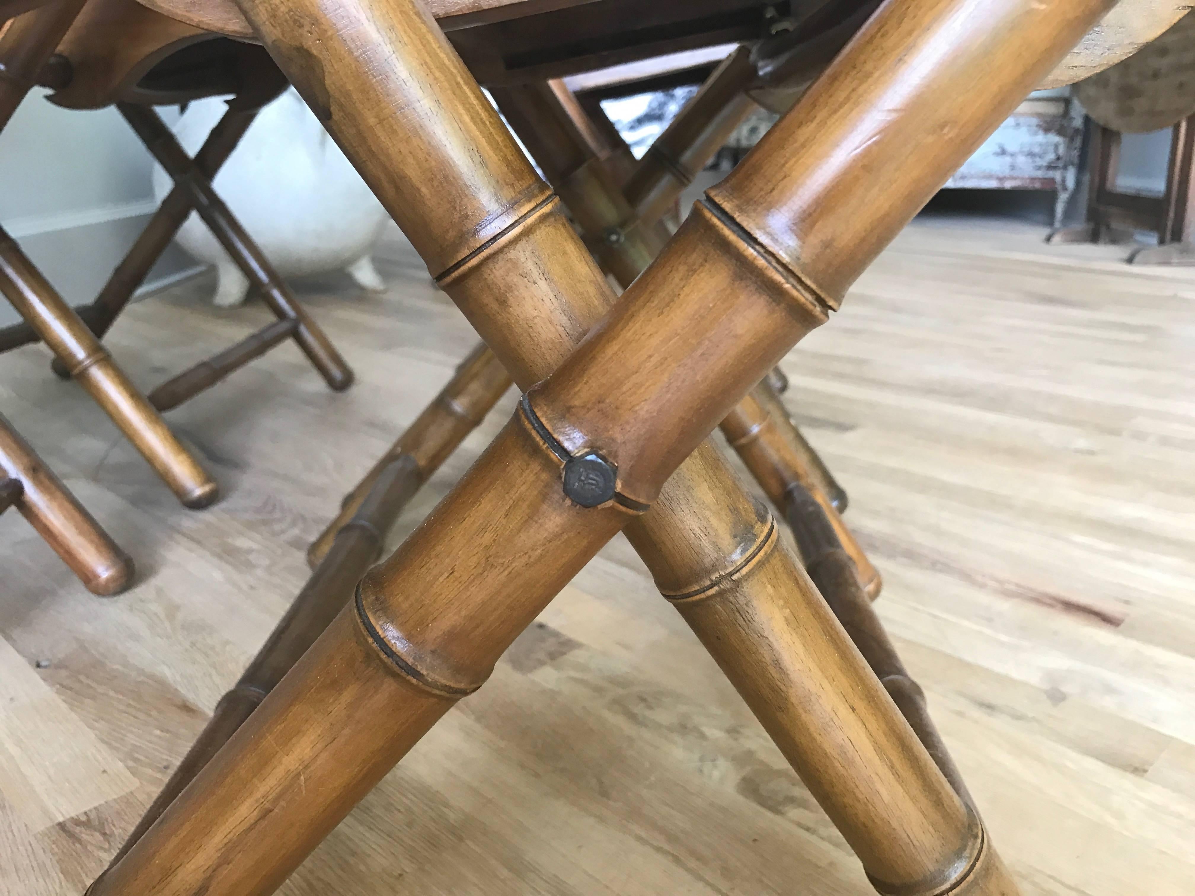 Early 1900s English Leather and Oak Folding Campaign Chairs In Good Condition For Sale In Nashville, TN