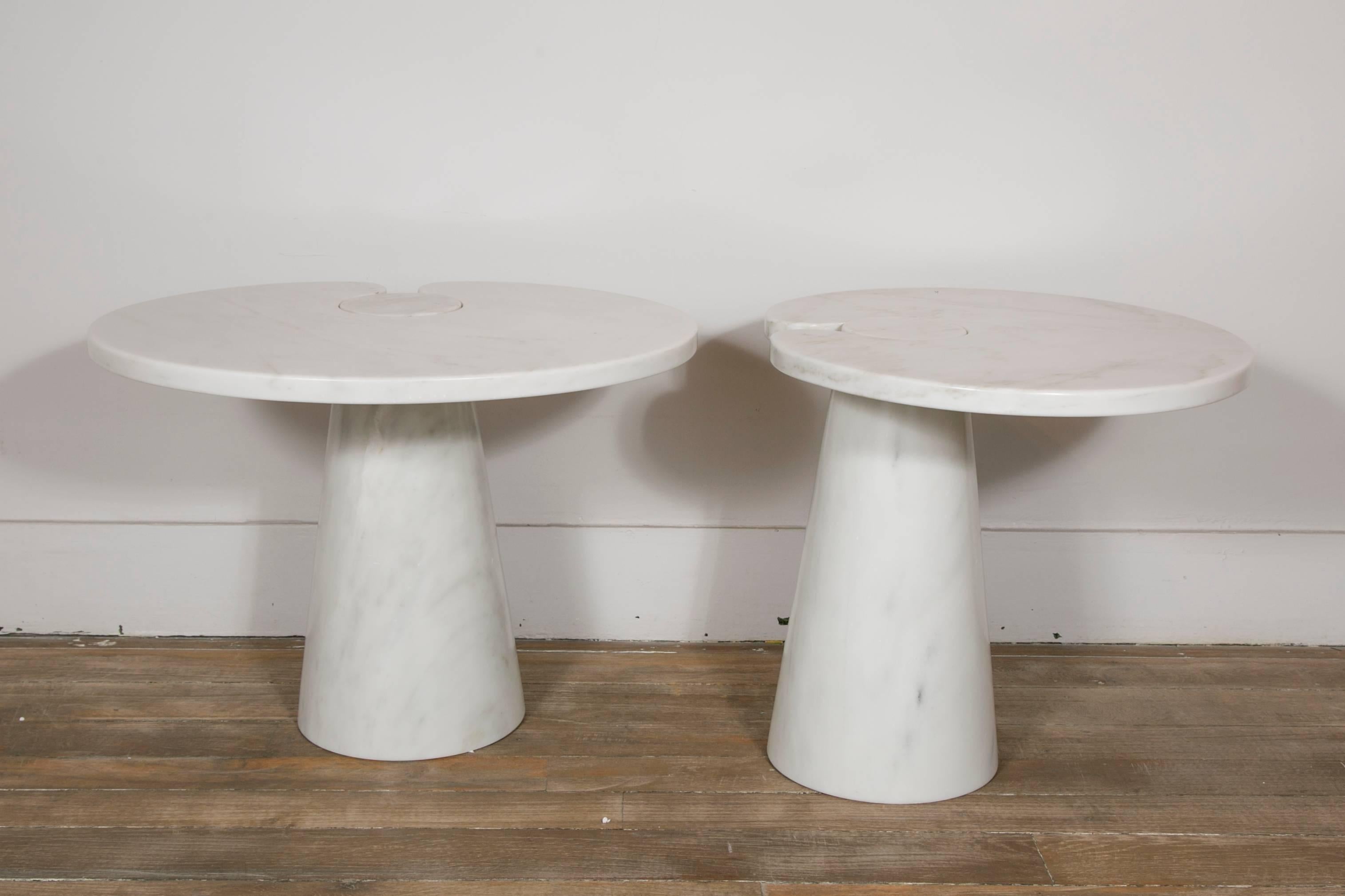 Pair of side tables from Mangiarotti’s Eros series.
The white Carrara marble top held by one white marble conic pedestal.
Design: Angelo Mangiarotti,
Skipper edition,
Italy, circa 1970.
              