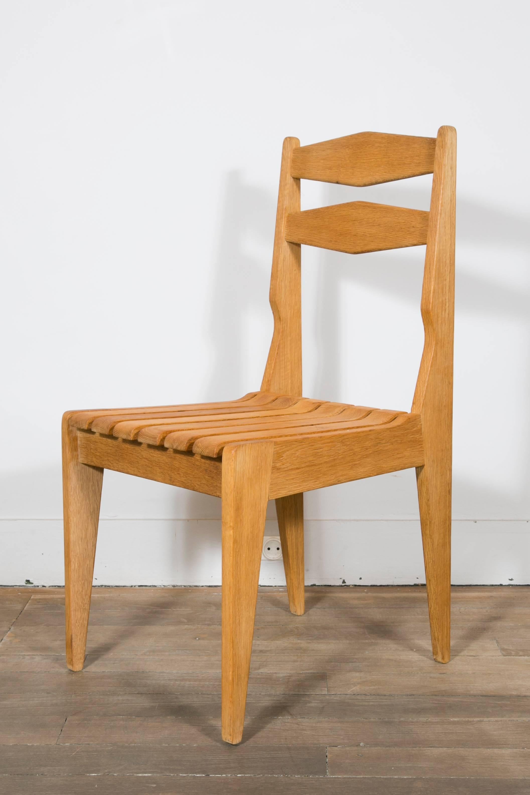 Set of Eight Solid Light Oak Chairs by Guillerme et Chambron, 1960 In Good Condition In Paris, Ile-de-France