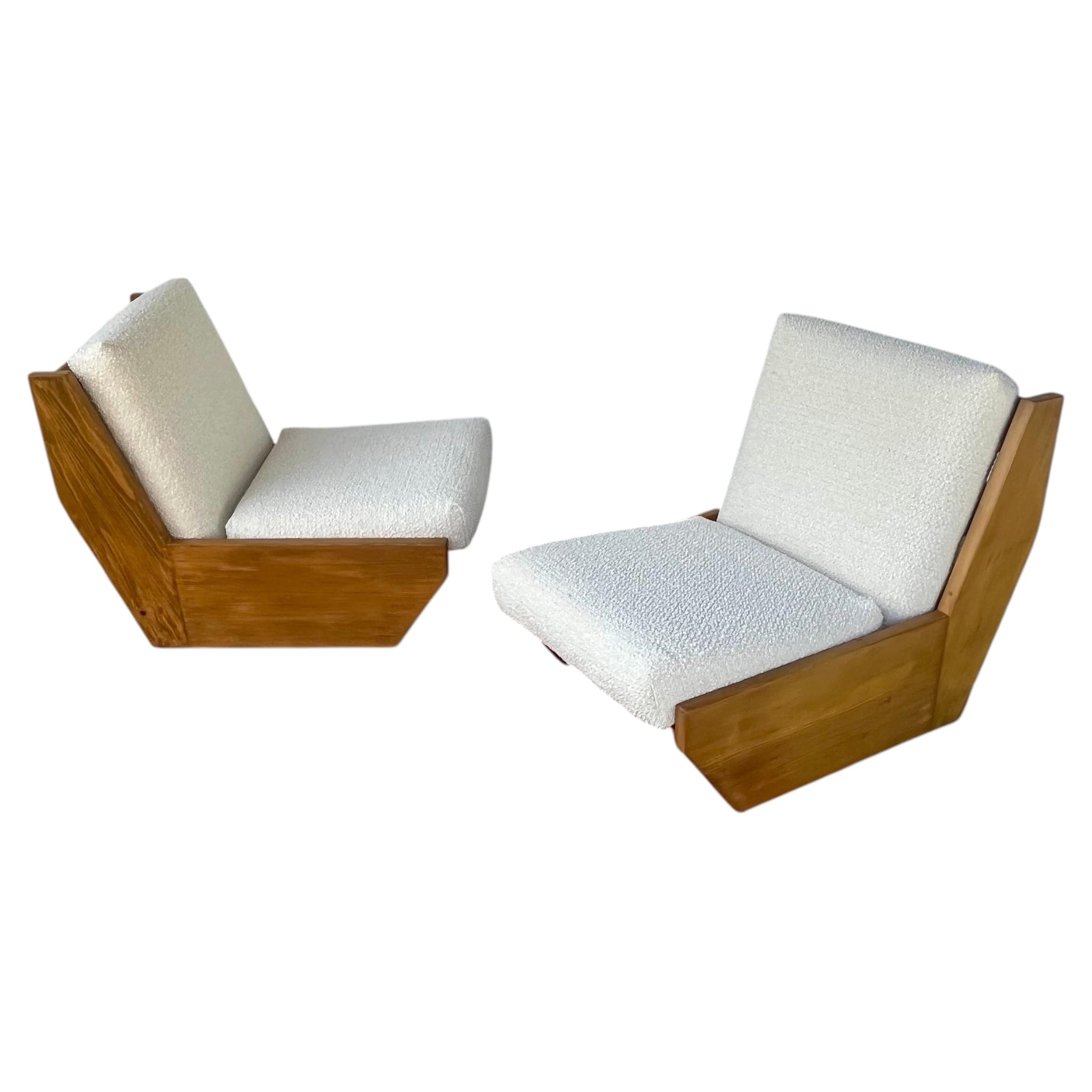 Pair of pine slipper Chairs, René Martin, Méribel, France circa 1955. For Sale