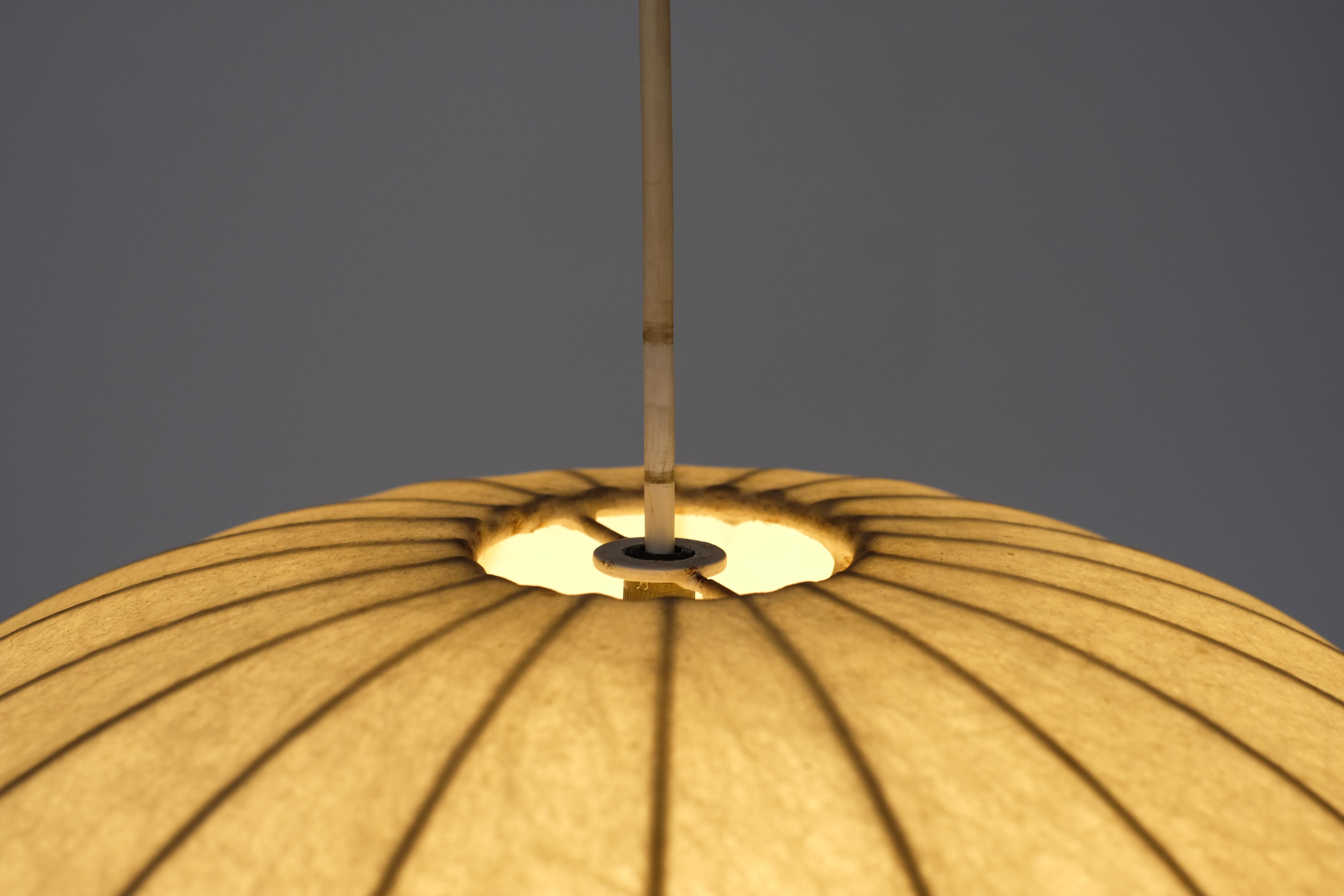Mid-Century moderno Lampada a sospensione Cocoon di Achille and Pier Giacomo Castiglioni per Flos - Anni '60 in vendita