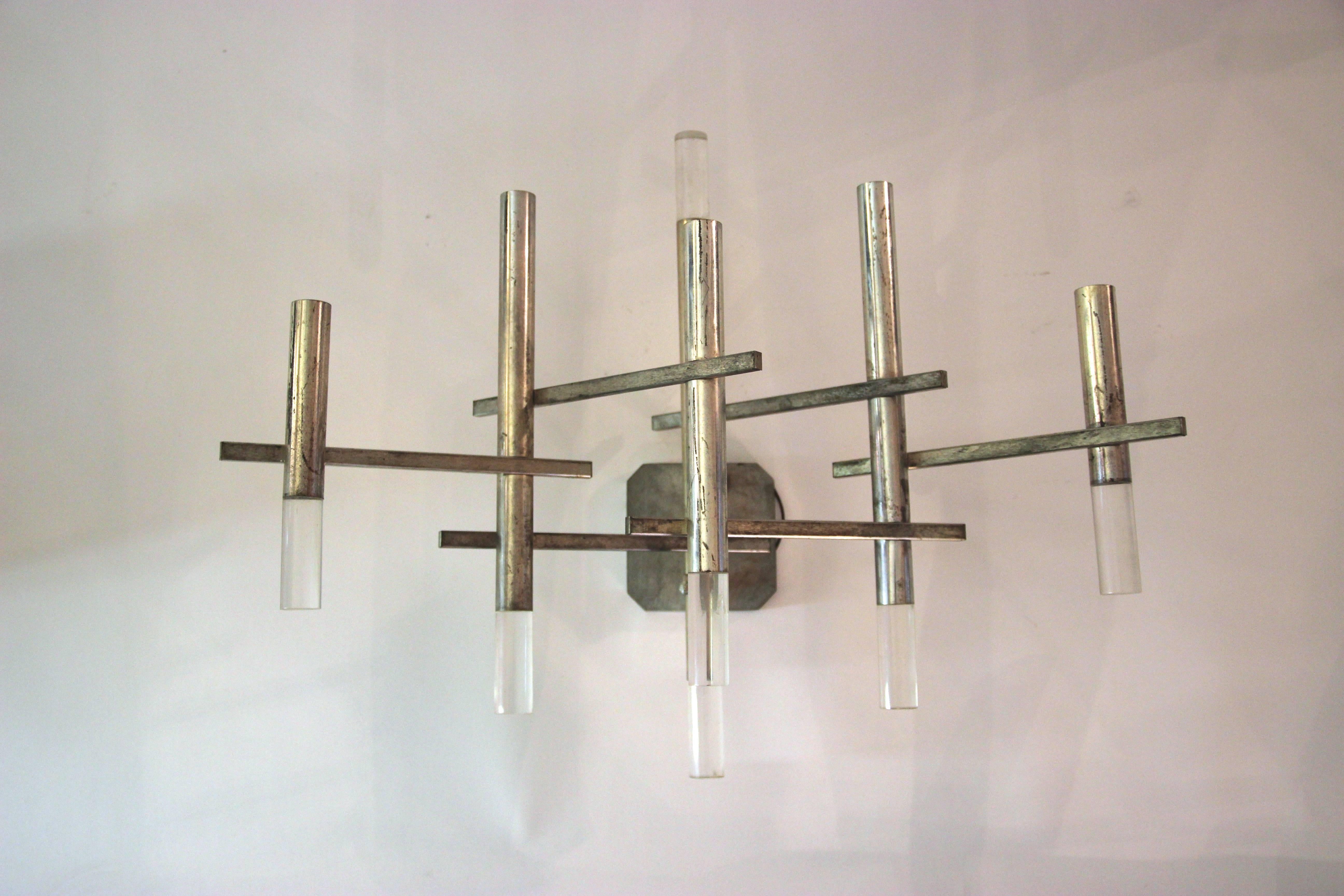 Gaetano Sciolari, pair of sconces, 
metal and plexiglass, 
circa 1970, Italy.
Measures: Height 50 cm, width 61 cm, depth 23 cm.