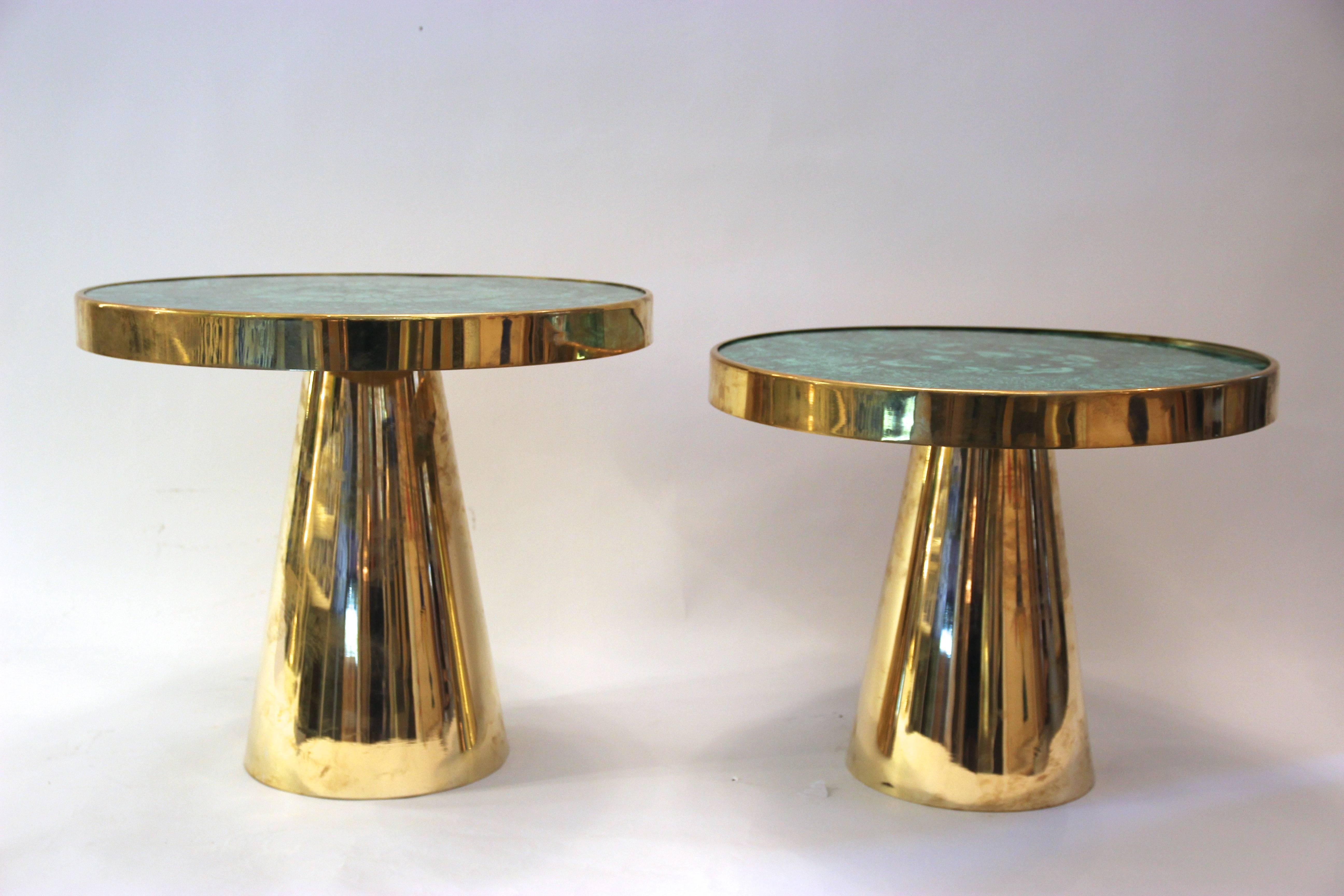 Pair of tables,
gold brass and top in semi-precious stone, malachite,
circa 2010, Italy.
Measures: The largest: Height: 52 cm, diameter 60 cm.
The smallest: Height: 46cm, diameter 58 cm.