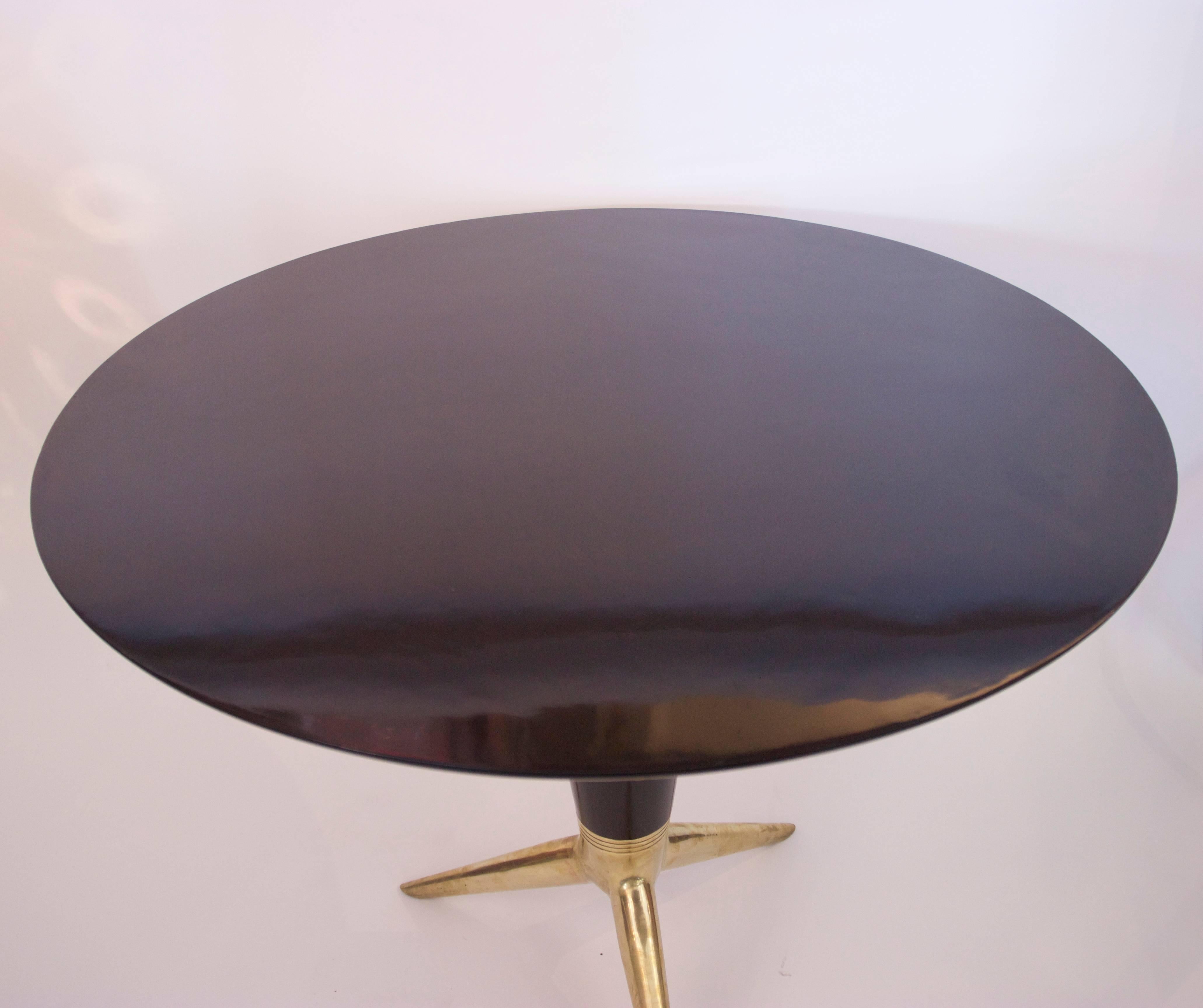 Mid-Century Modern Pedestal Table in the Style of Gio Ponti, Black Lacquered Wood and Gilded Bronze