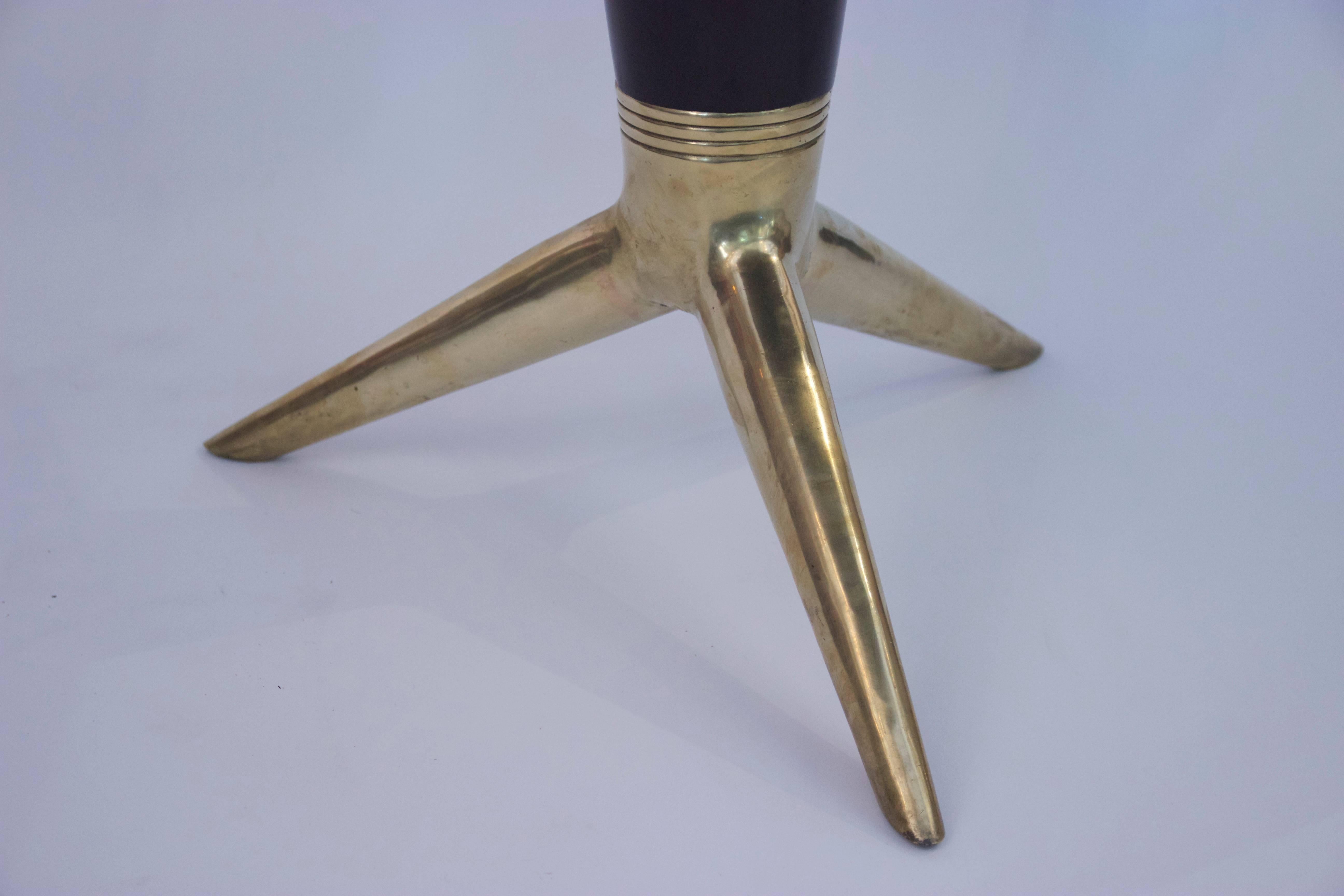 Pedestal Table in the Style of Gio Ponti, Black Lacquered Wood and Gilded Bronze In Good Condition In Nice, Cote d' Azur