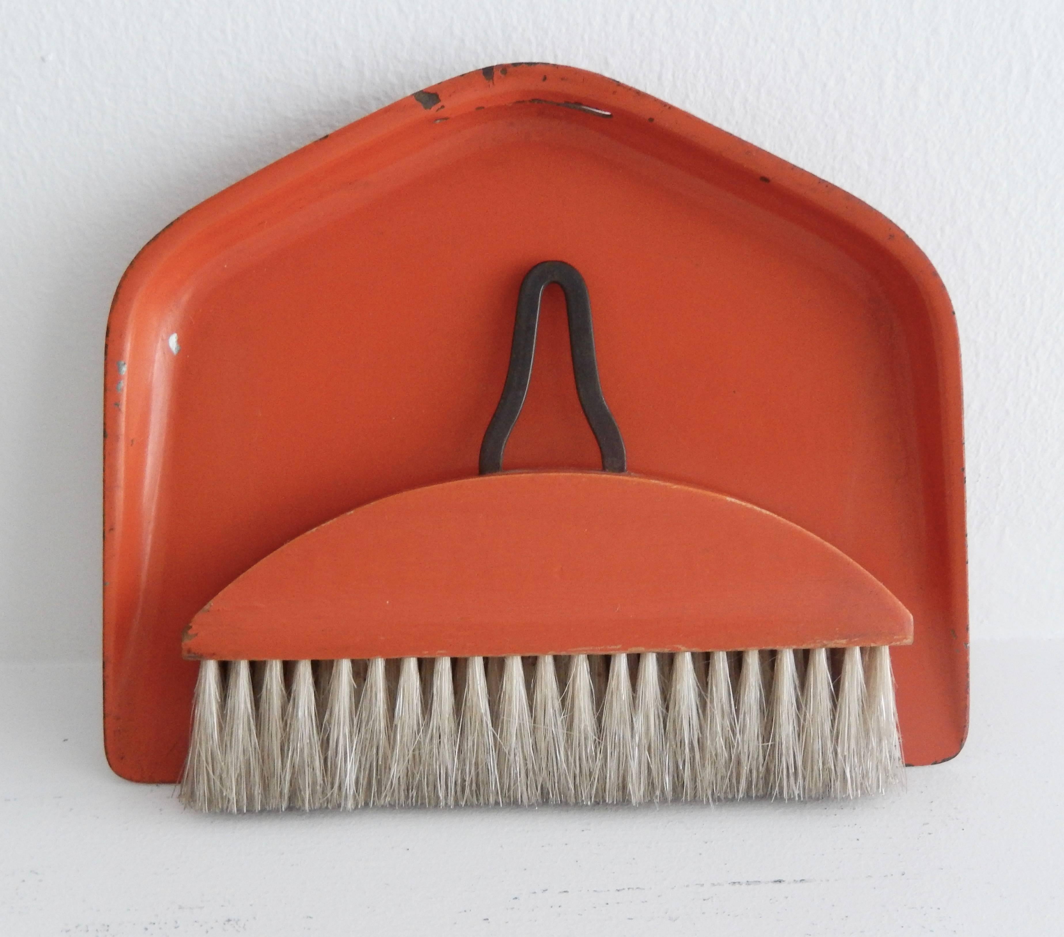 Bauhaus/Marianne Brandt Modernist Crumb Brush and Tray, circa 1929 In Good Condition For Sale In Winnetka, IL