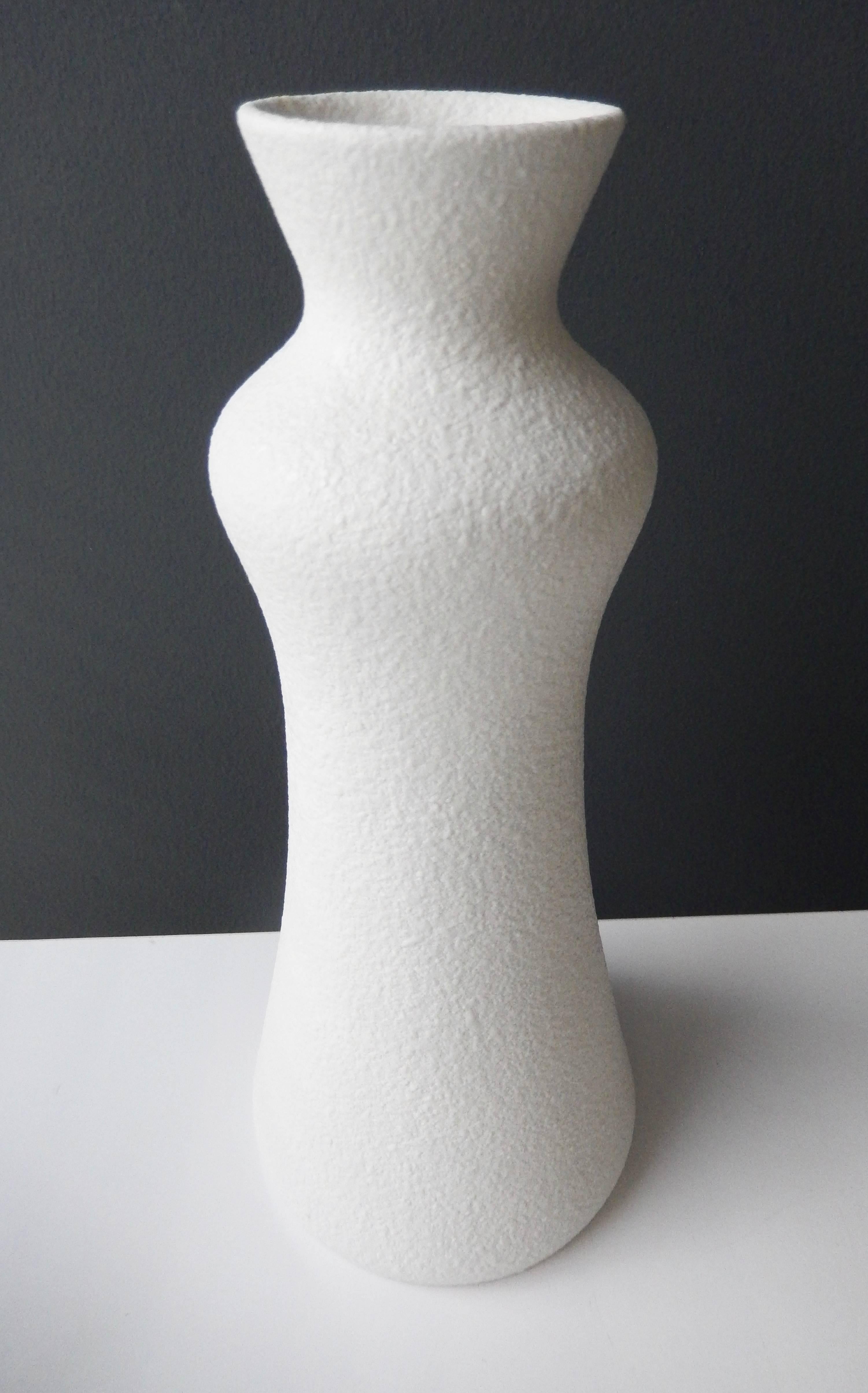 sgrafo modern vase