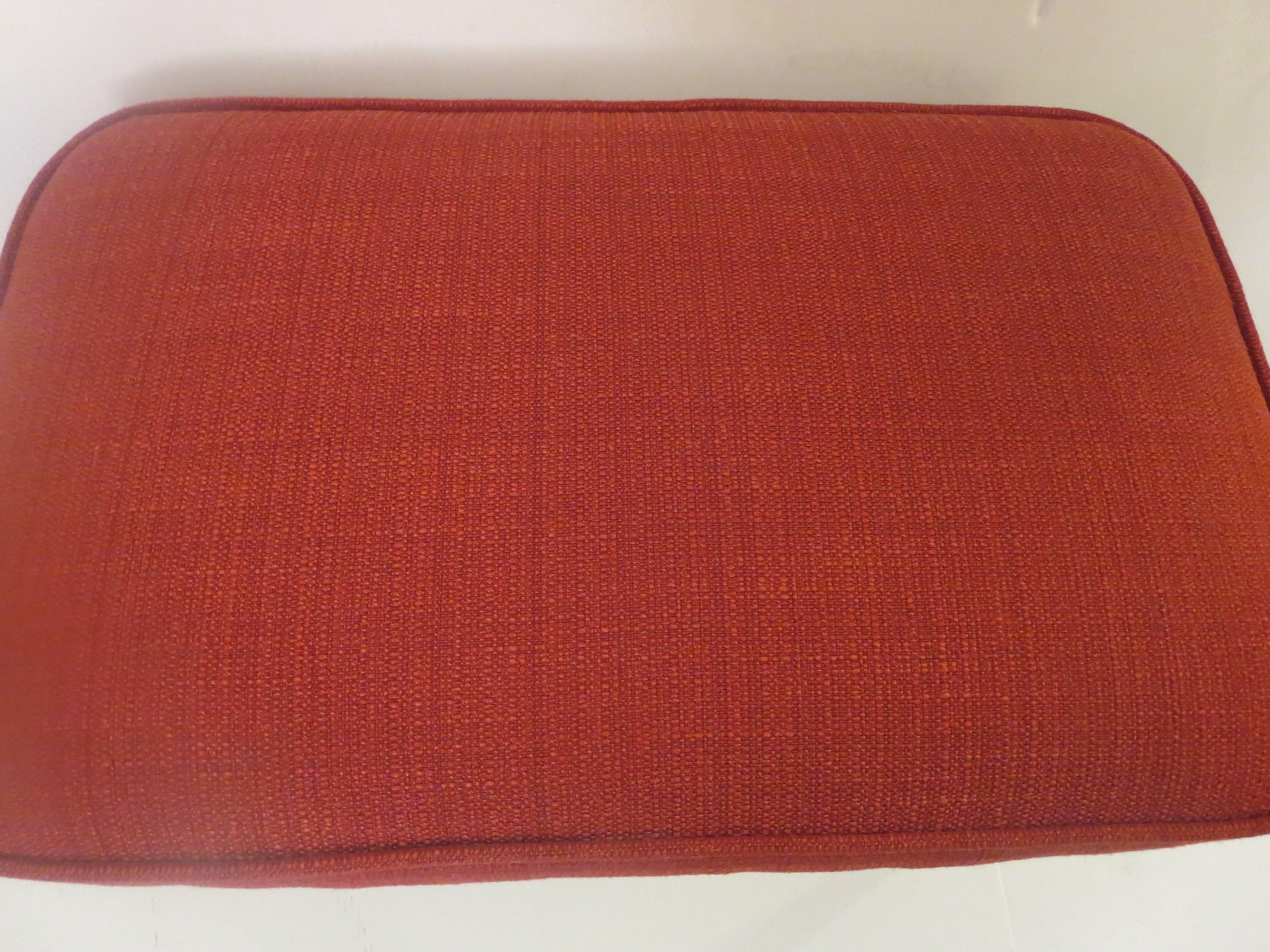 1950s Atomic Age American Modern Ottoman Footstool Upholstered in Red In Excellent Condition In San Diego, CA