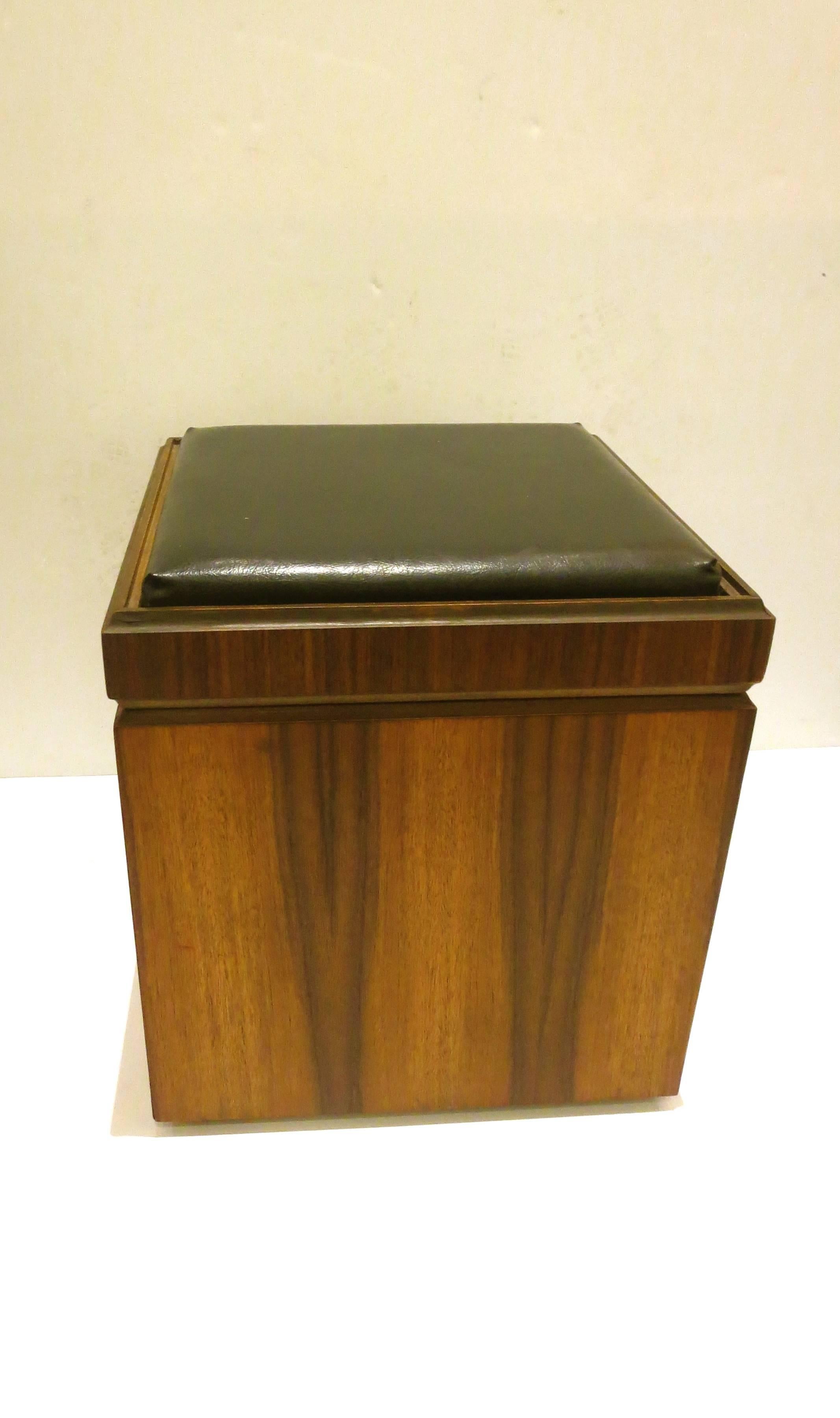 Mid-Century Modern 1950s American Modern Mid Century Reversible Top Small Chess Table/Stool