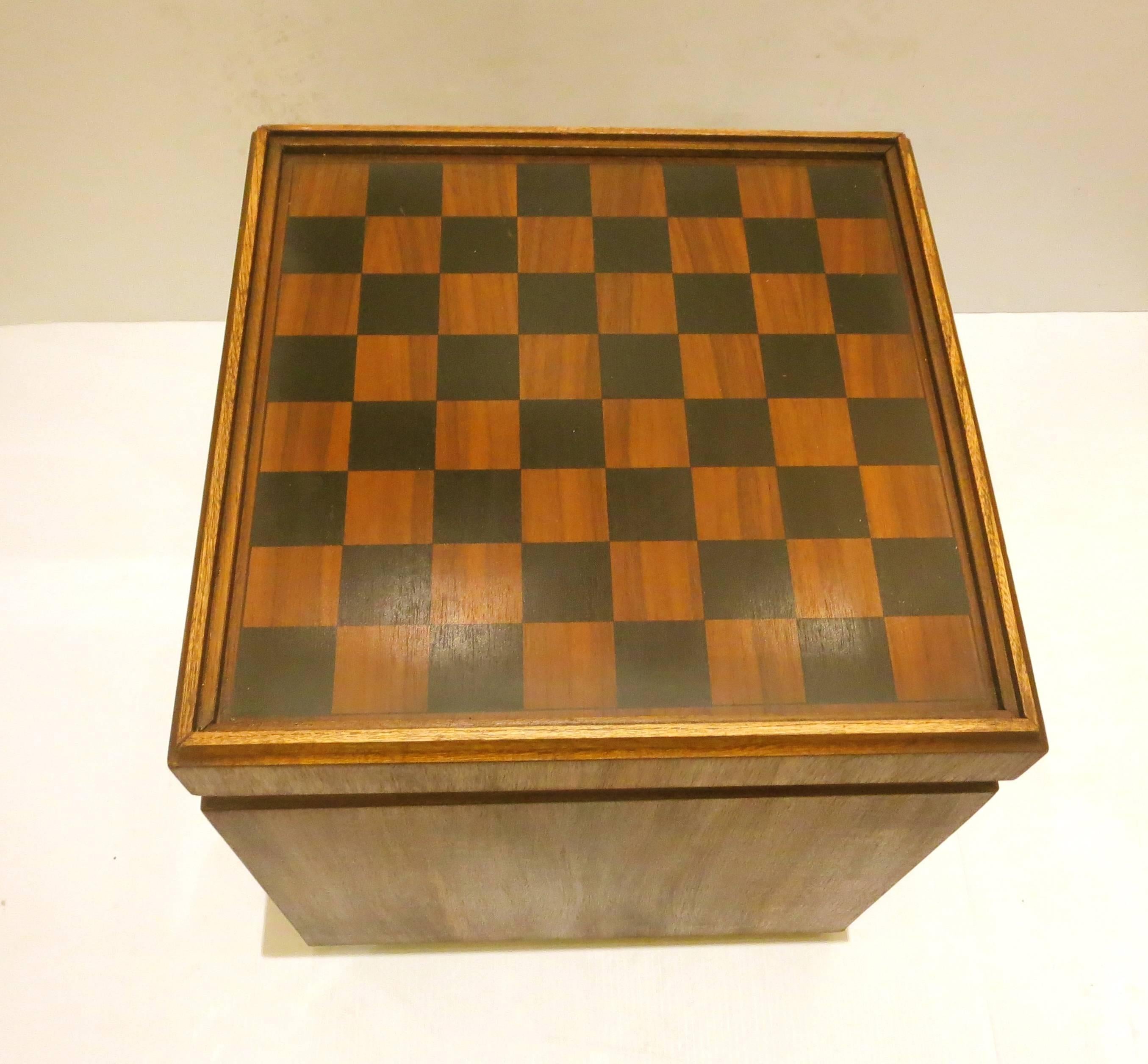 1950s American Modern Mid Century Reversible Top Small Chess Table/Stool In Excellent Condition In San Diego, CA