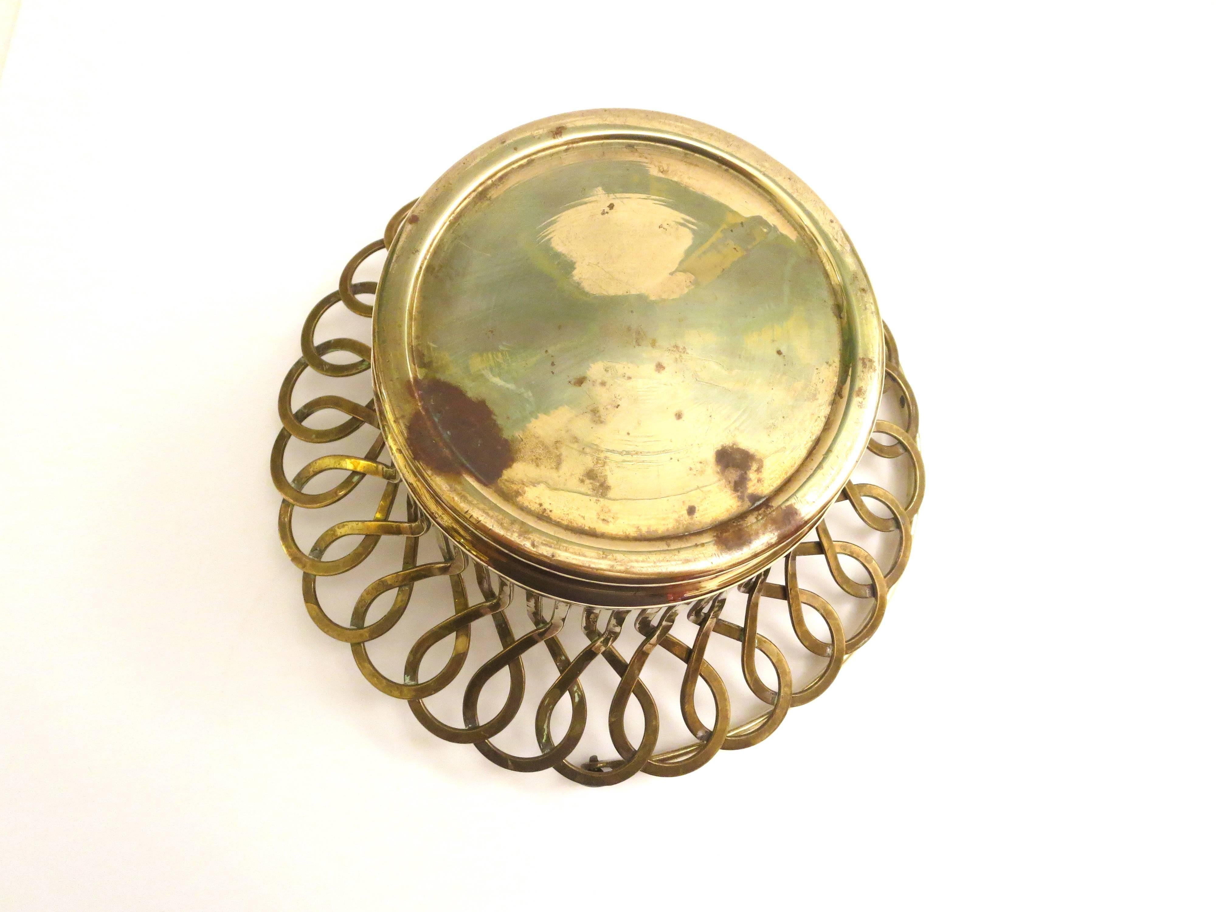 Hollywood Regency 1930s Polished Solid Brass Decorative Basket For Sale
