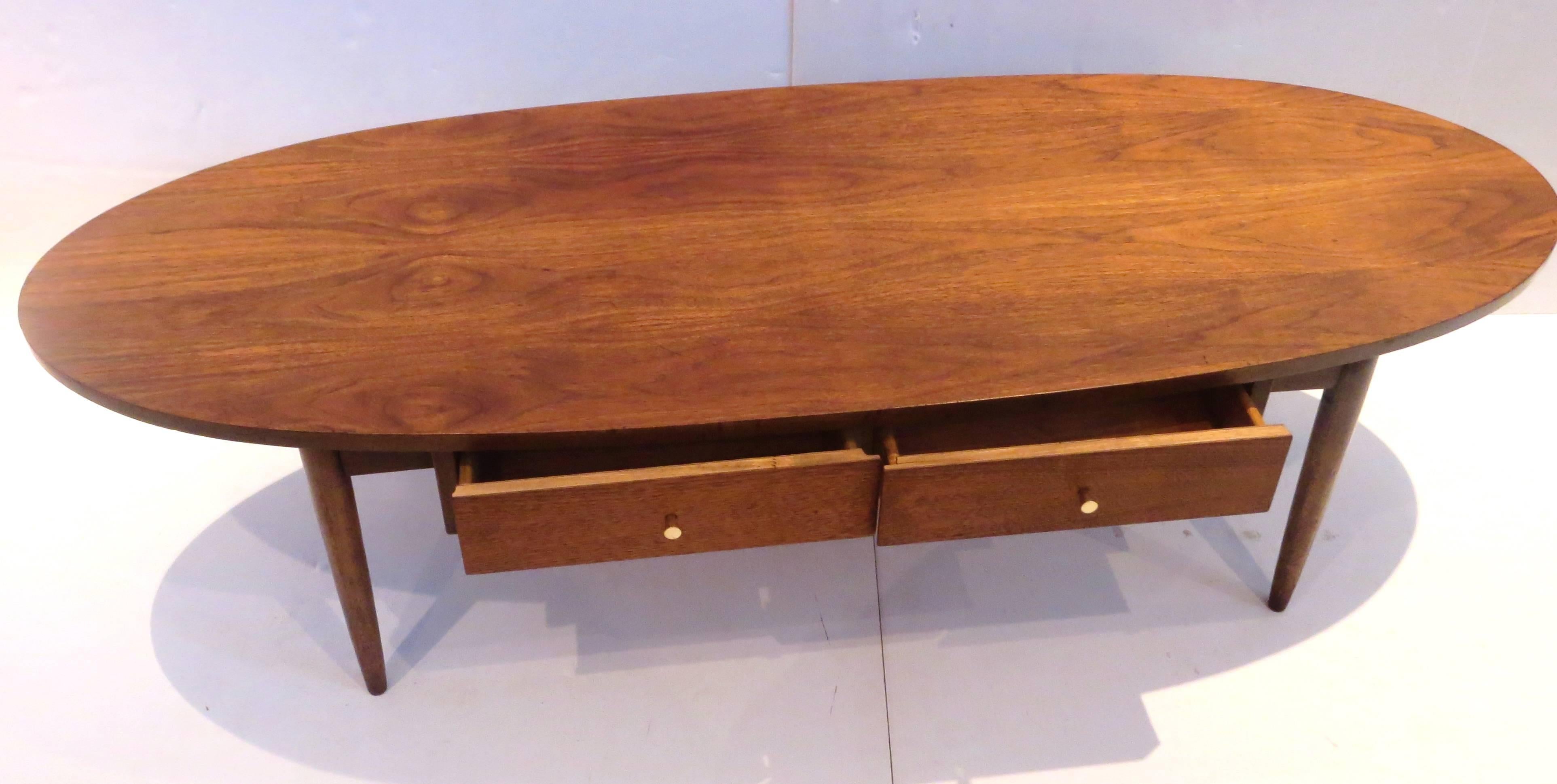 1950s Atomic Age American Walnut Oval Coffee Table with Brass Knobs In Good Condition In San Diego, CA