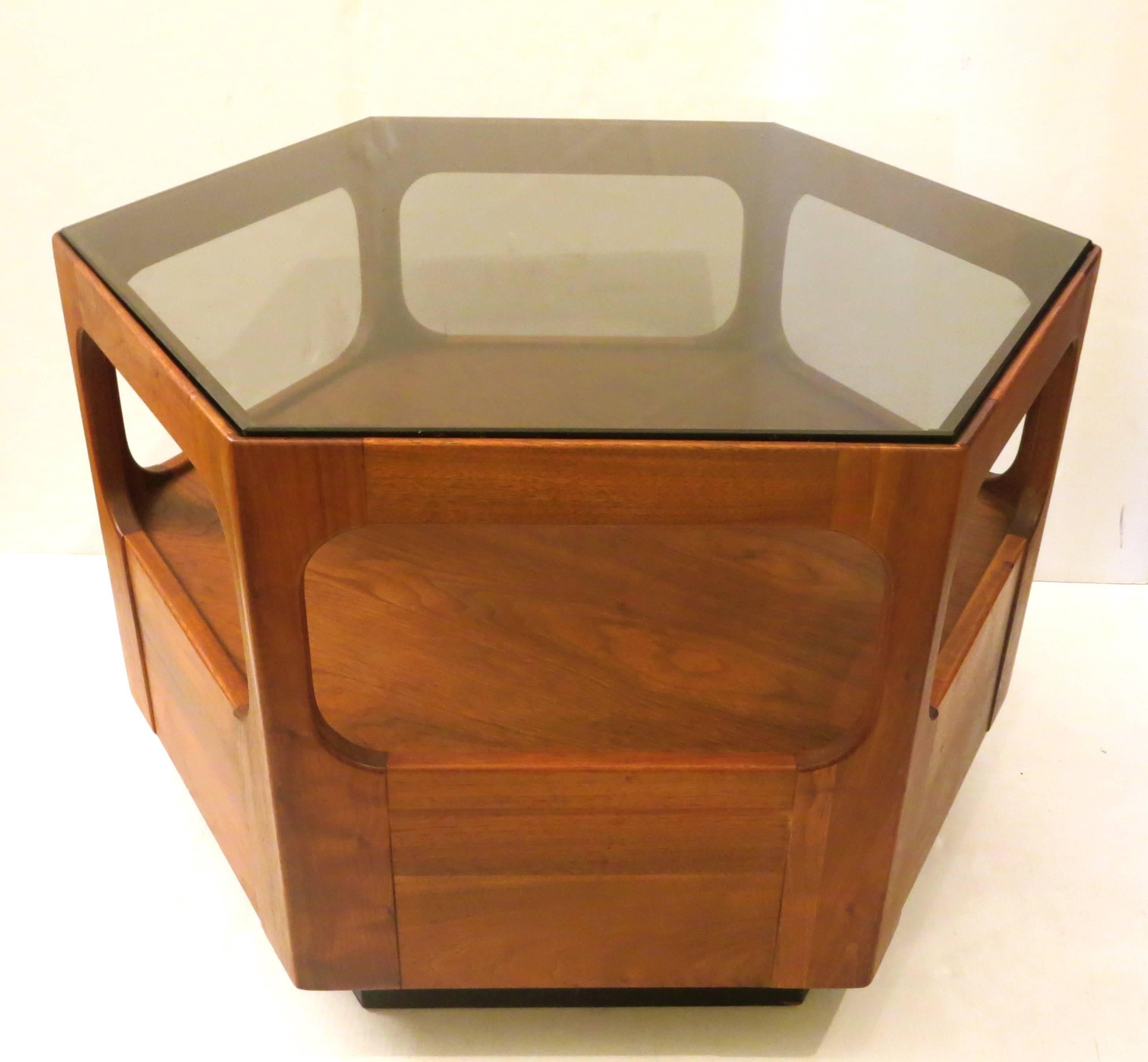 1960s American Mid-Century Modern Hexagon Walnut and Smoke Glass Cocktail Table In Excellent Condition In San Diego, CA