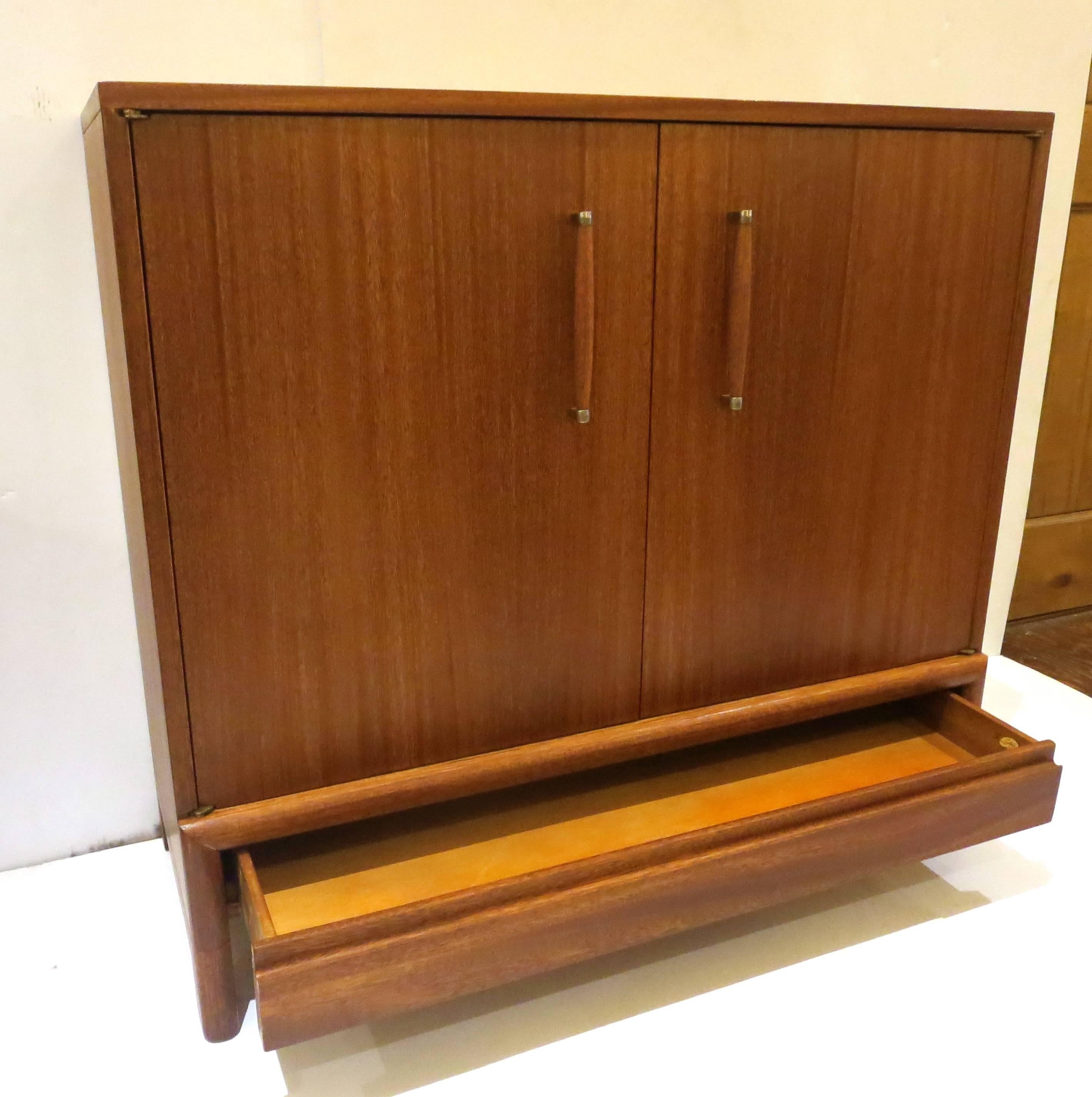 1950s American Mid-Century Mahogany Rare Bar Cabinet by Brown Saltman In Excellent Condition In San Diego, CA