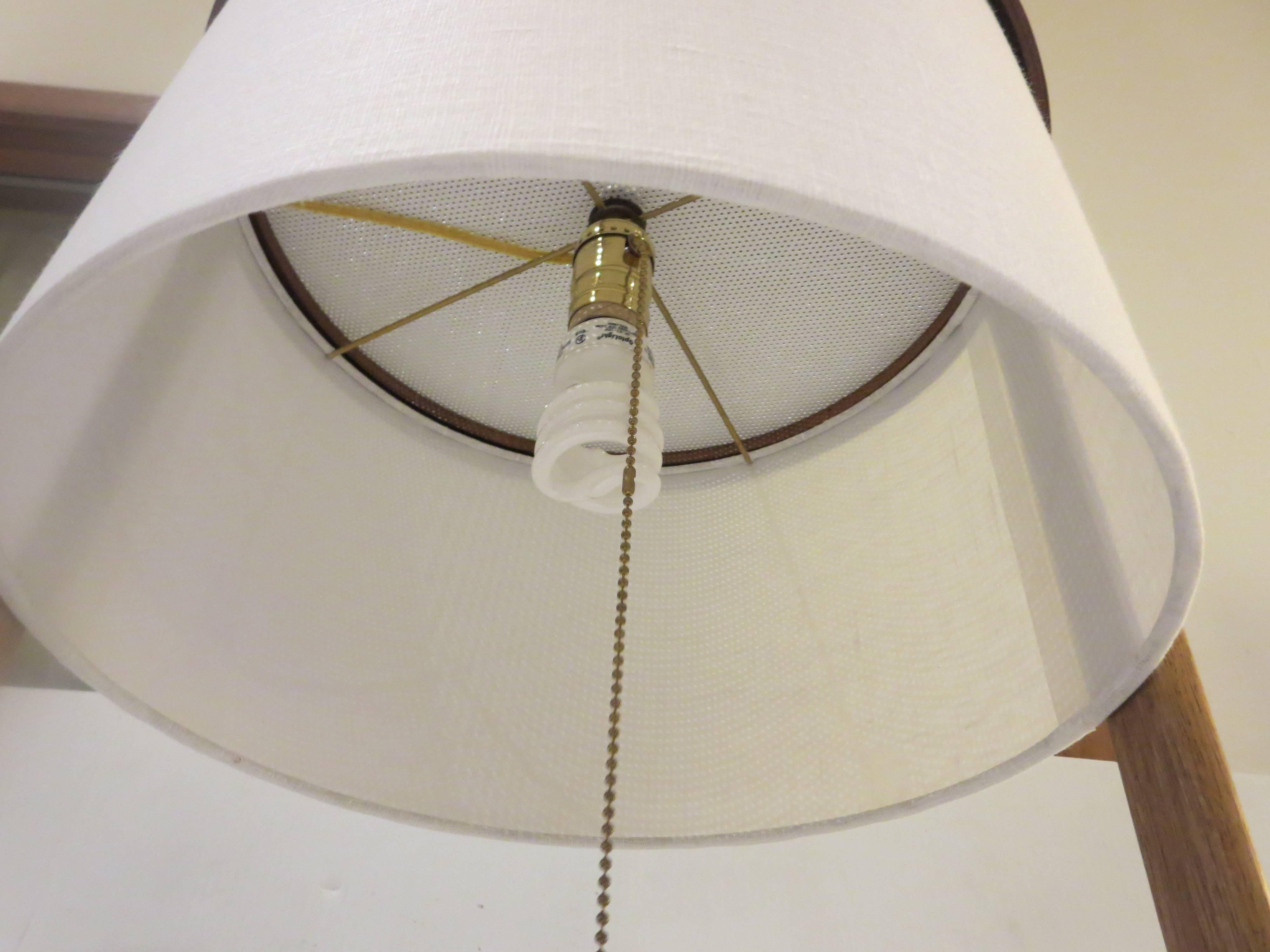 Mid-Century Modern 1960s American Modern Table Floor Lamp in Walnut and White Laminate