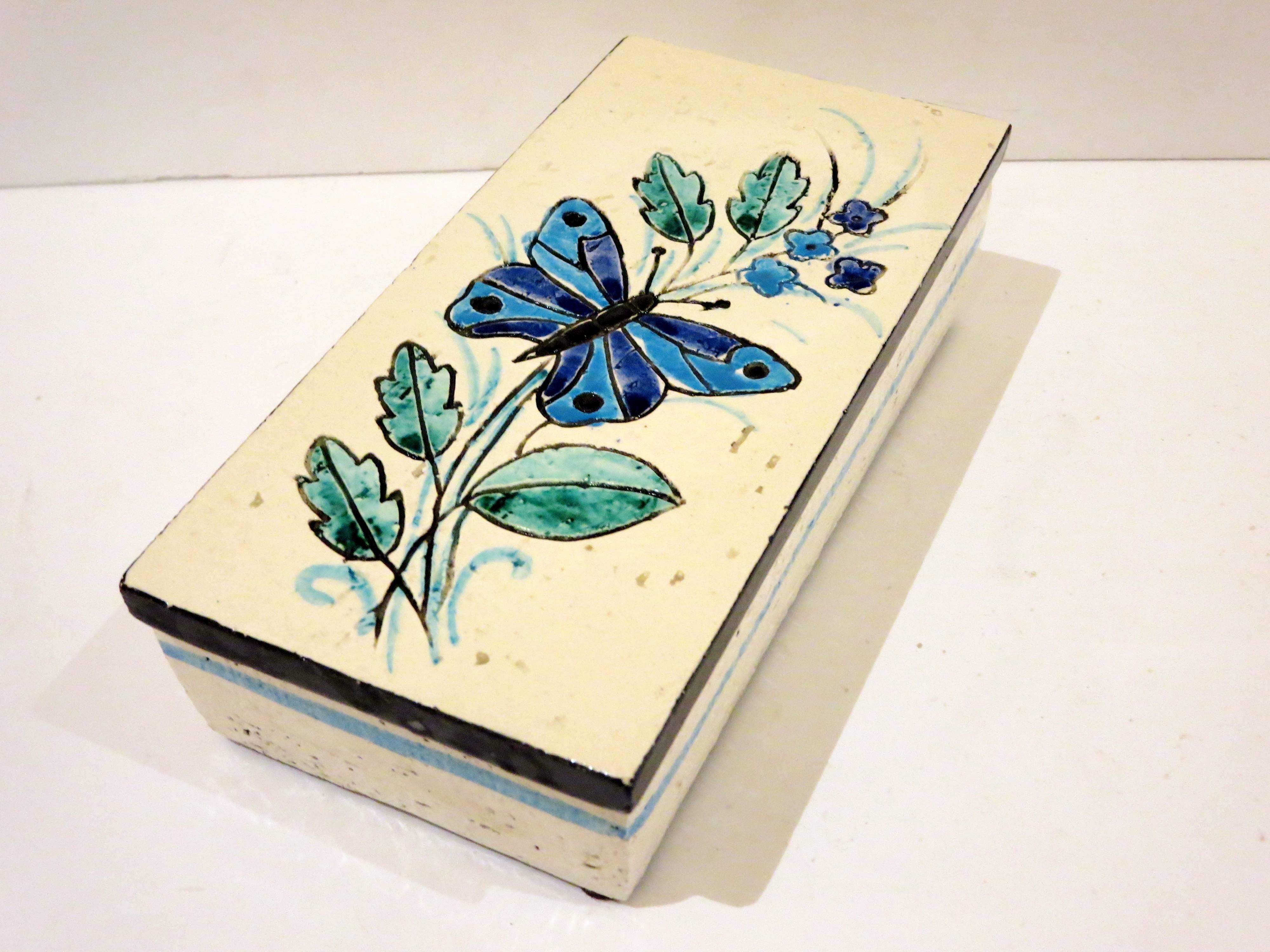 This ceramic jewelry box is marked Italy rosenthal netter, this piece is an Italian pottery import from early to Mid-Century and no longer in business. What you have here is a rare vintage ceramic piece, handmade in Italy, marked Rosenthal Netter