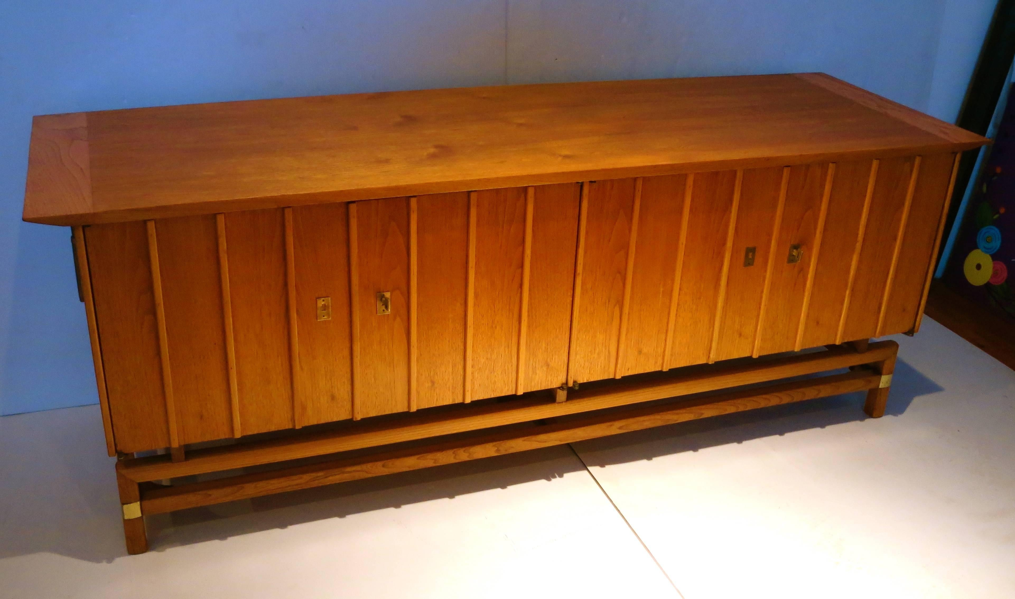 Hickory Striking 1950s, American, Mid-Century Large and Low Credenza With Brass Accents