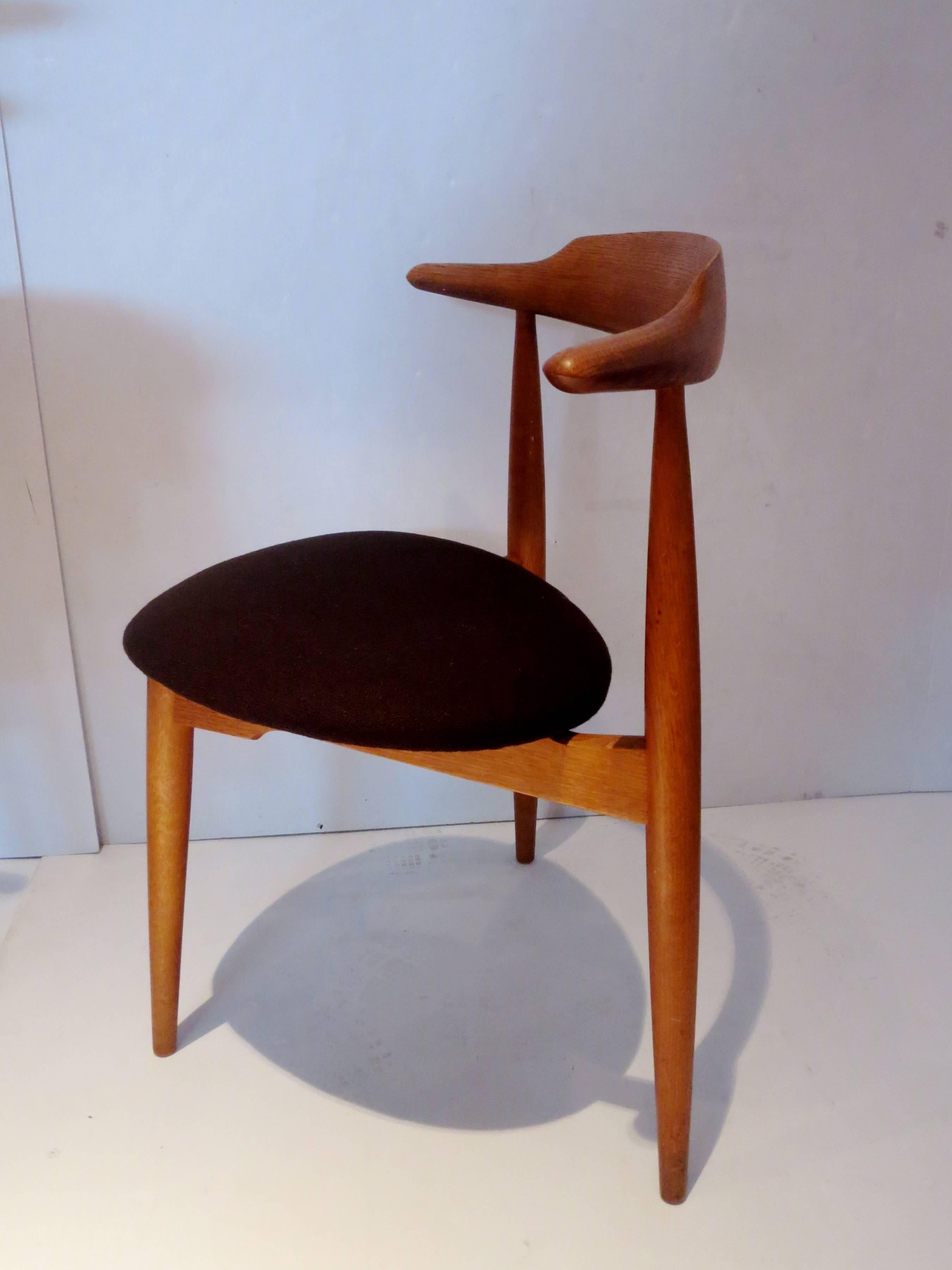 Danish Set of Six Dinning Chairs by Hans Wegner Solid Oak Heart Chairs