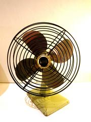 1950s Small Mid-Century Desk Top Oscillating Fan Atomic Age