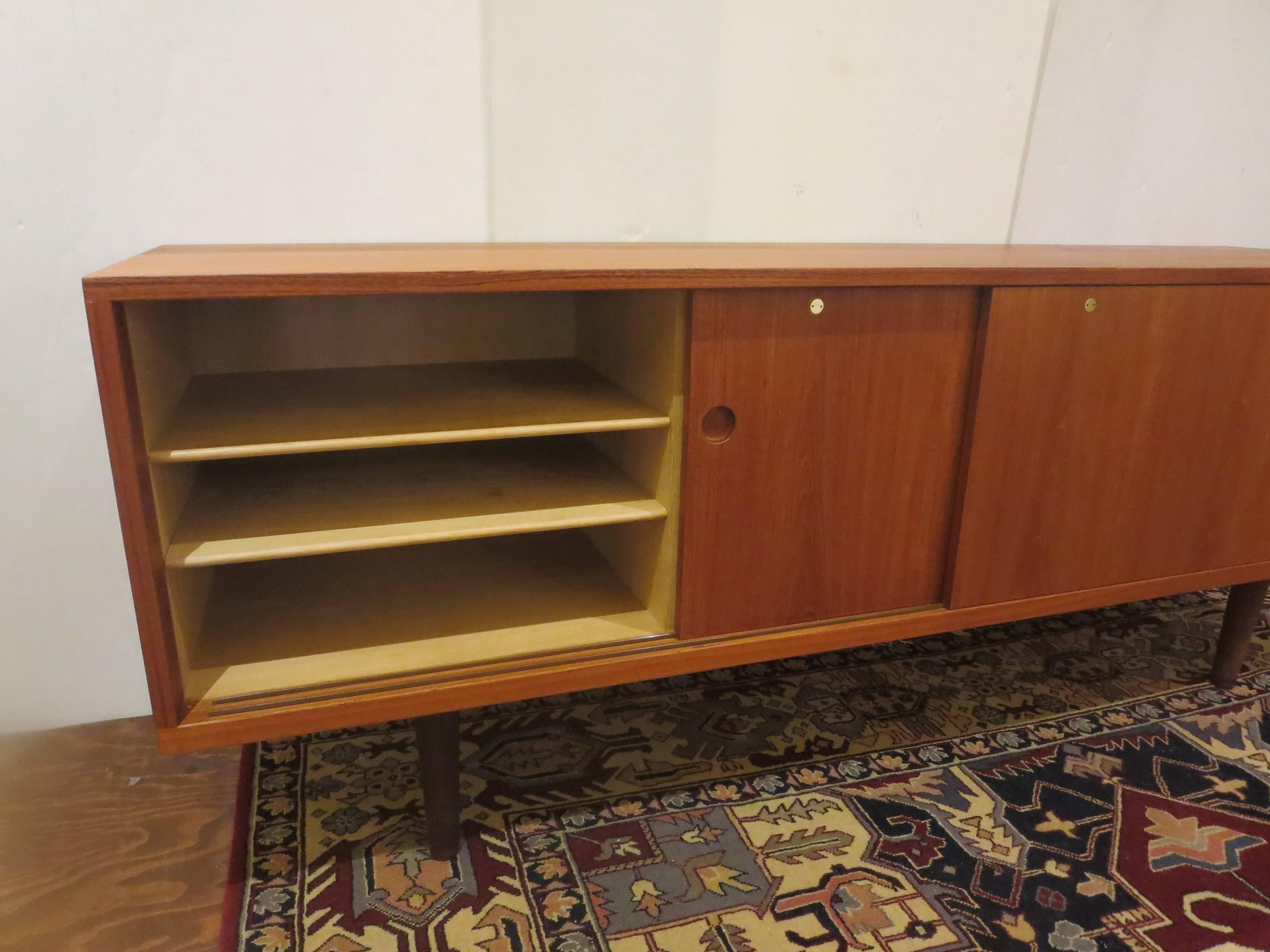 Danish Modern Teak Long Credenza by Hans Wegner for Ry Furniture In Good Condition In San Diego, CA