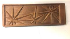 Panneau en bois Sunburst unique du milieu du siècle sculpté à la main par Sherrill Broudy