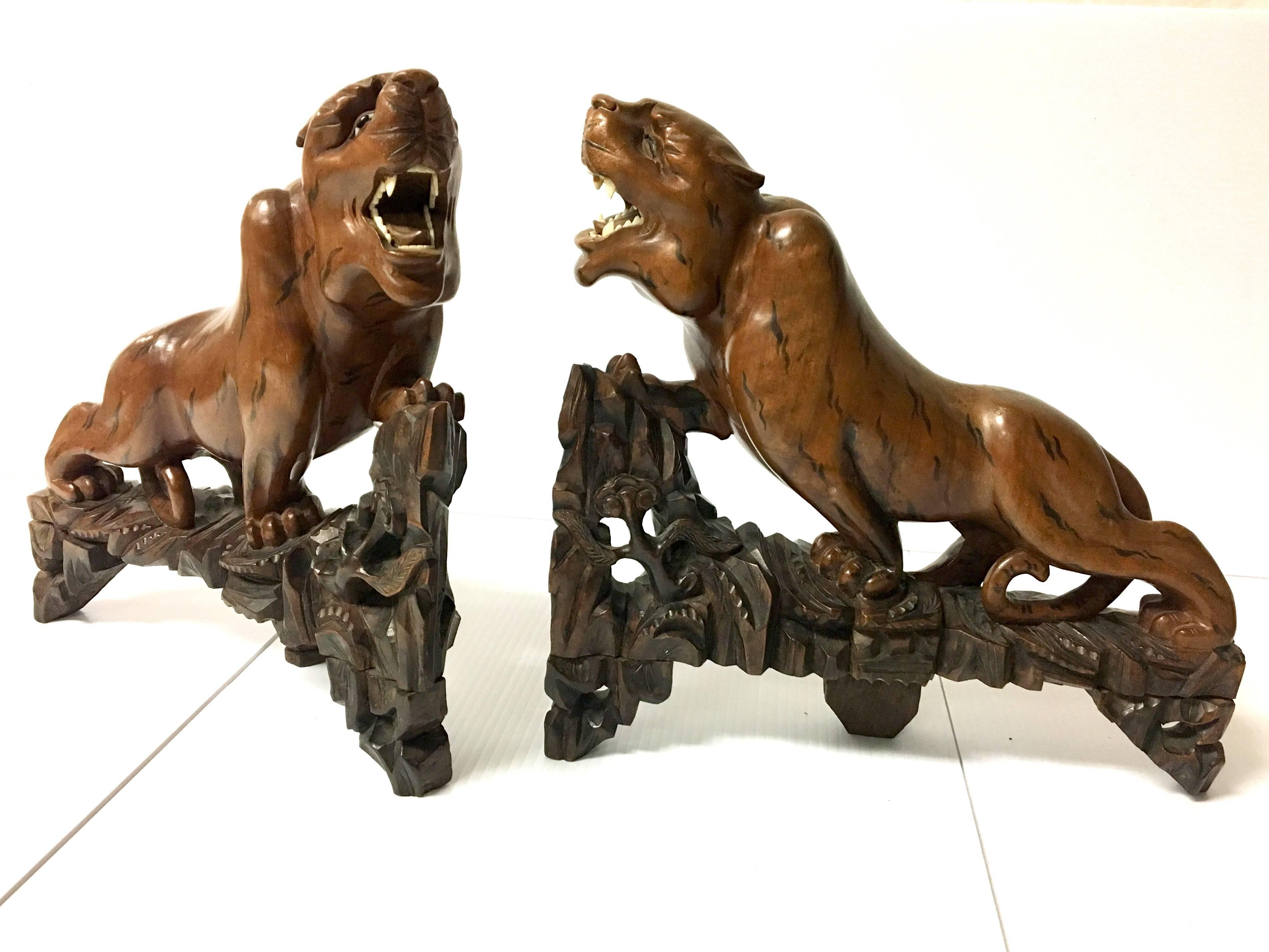 20th Century Striking Pair of Hand-Carved Panther Bookends in Rosewood For Sale