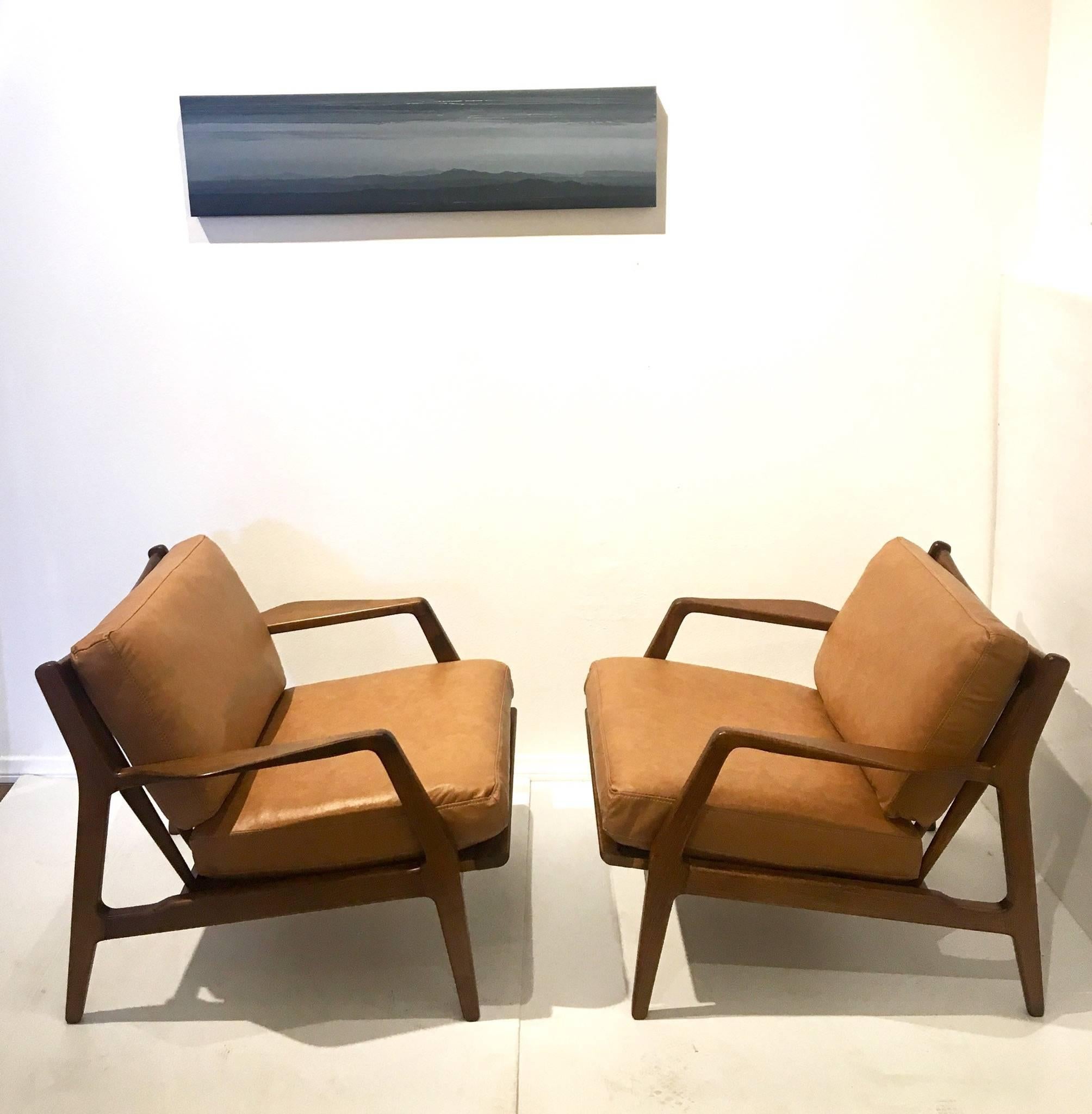 Pair of Danish Modern Chairs in Leather by Kofod Larsen In Excellent Condition In San Diego, CA