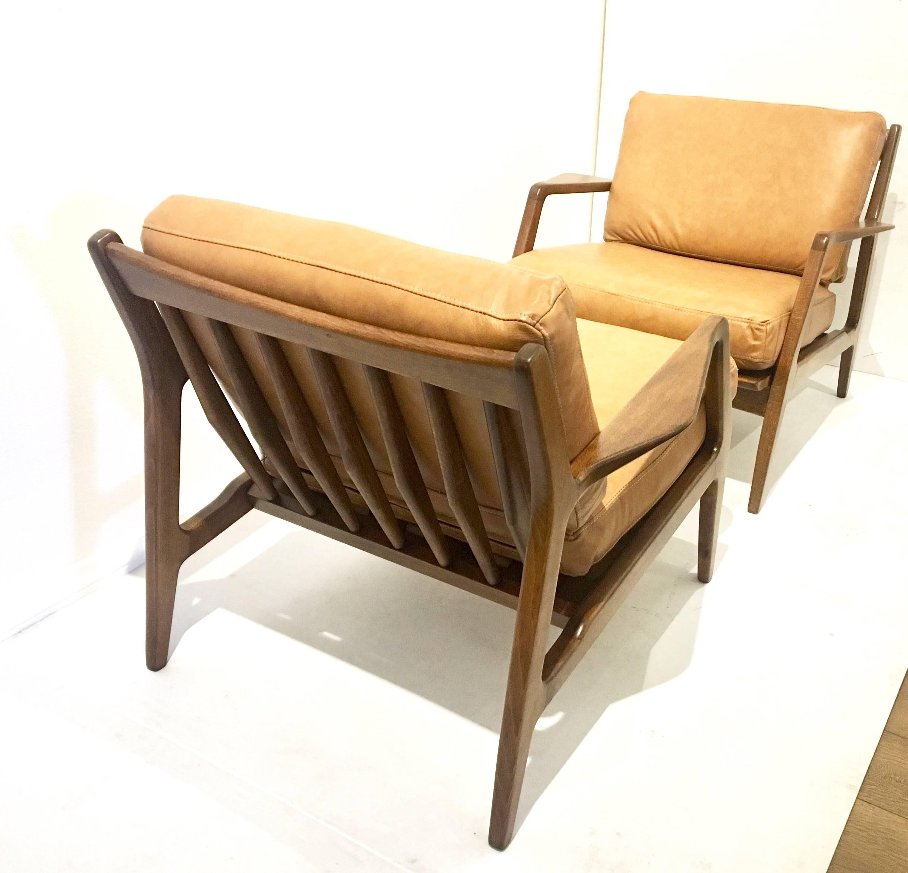 20th Century Pair of Danish Modern Chairs in Leather by Kofod Larsen