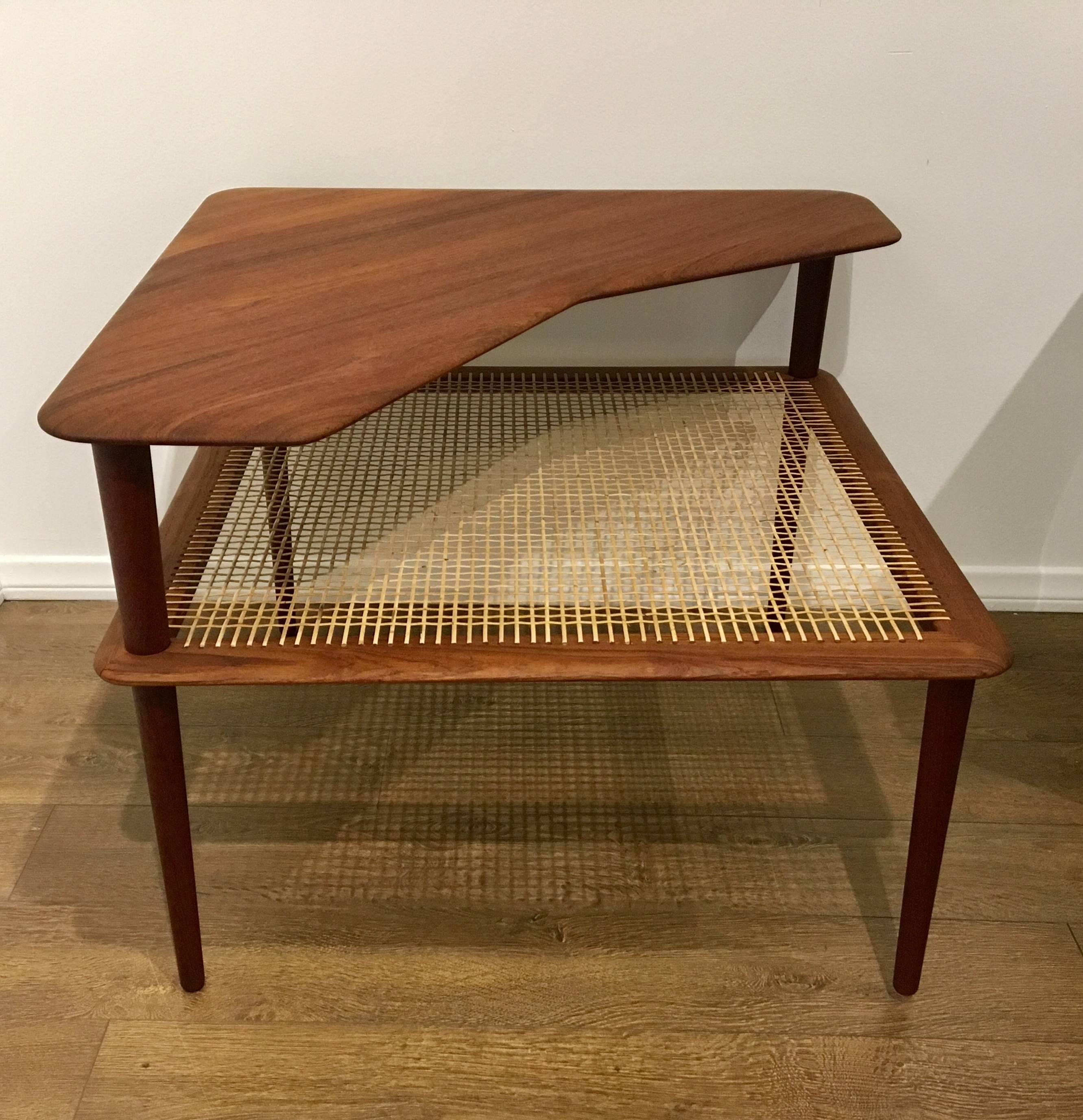 Danish Modern Corner Table by Peter Hvidt & Orla Mølgaard-Nielsen In Excellent Condition In San Diego, CA