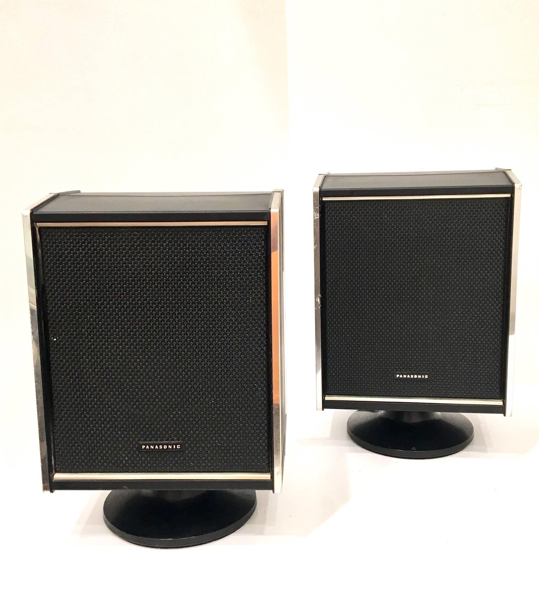 Great pair of vintage Panasonic speakers, great design in excellent condition light wears cool Spage Age lines.