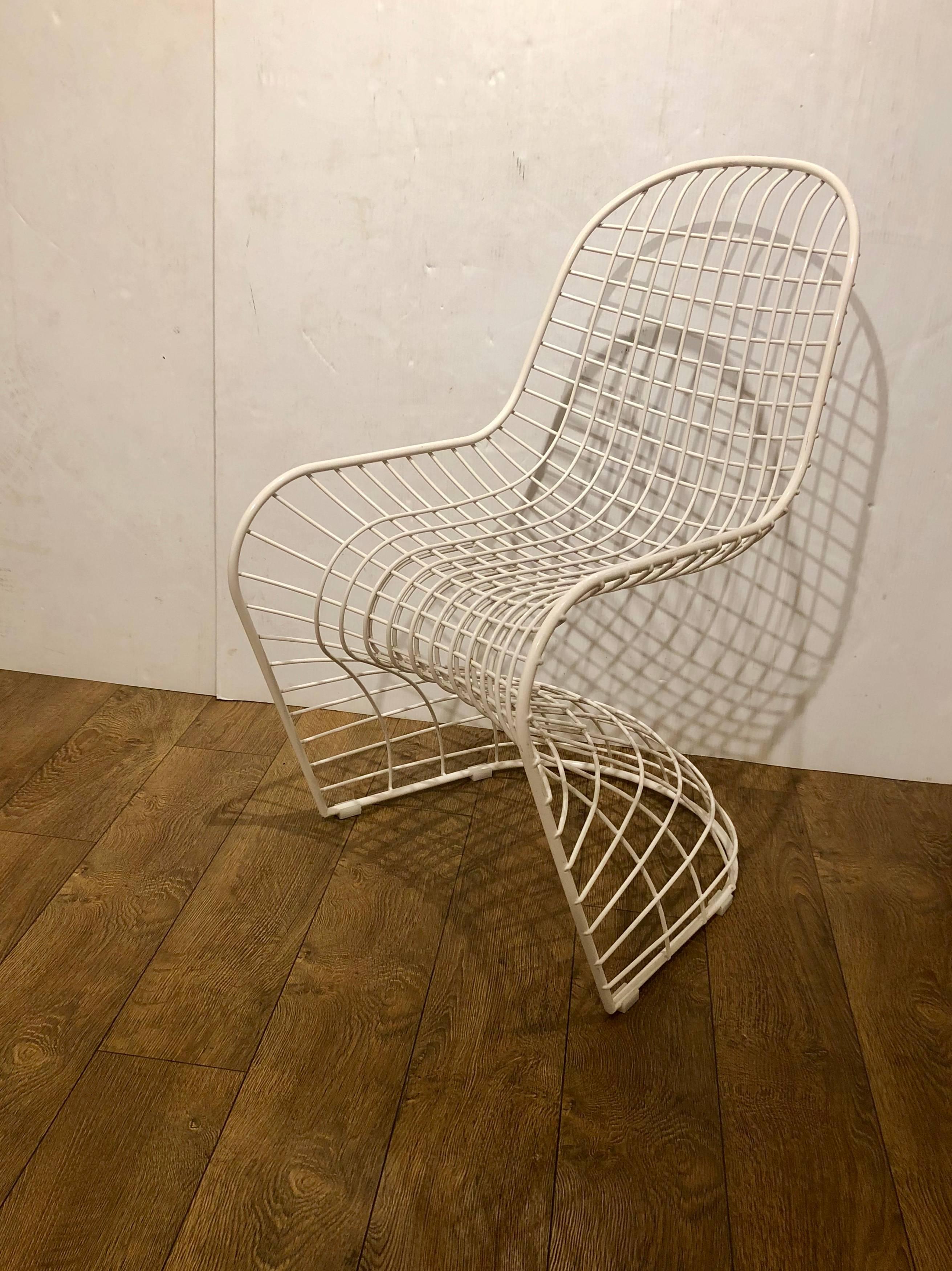 Space Age Iconic Wire Metal 