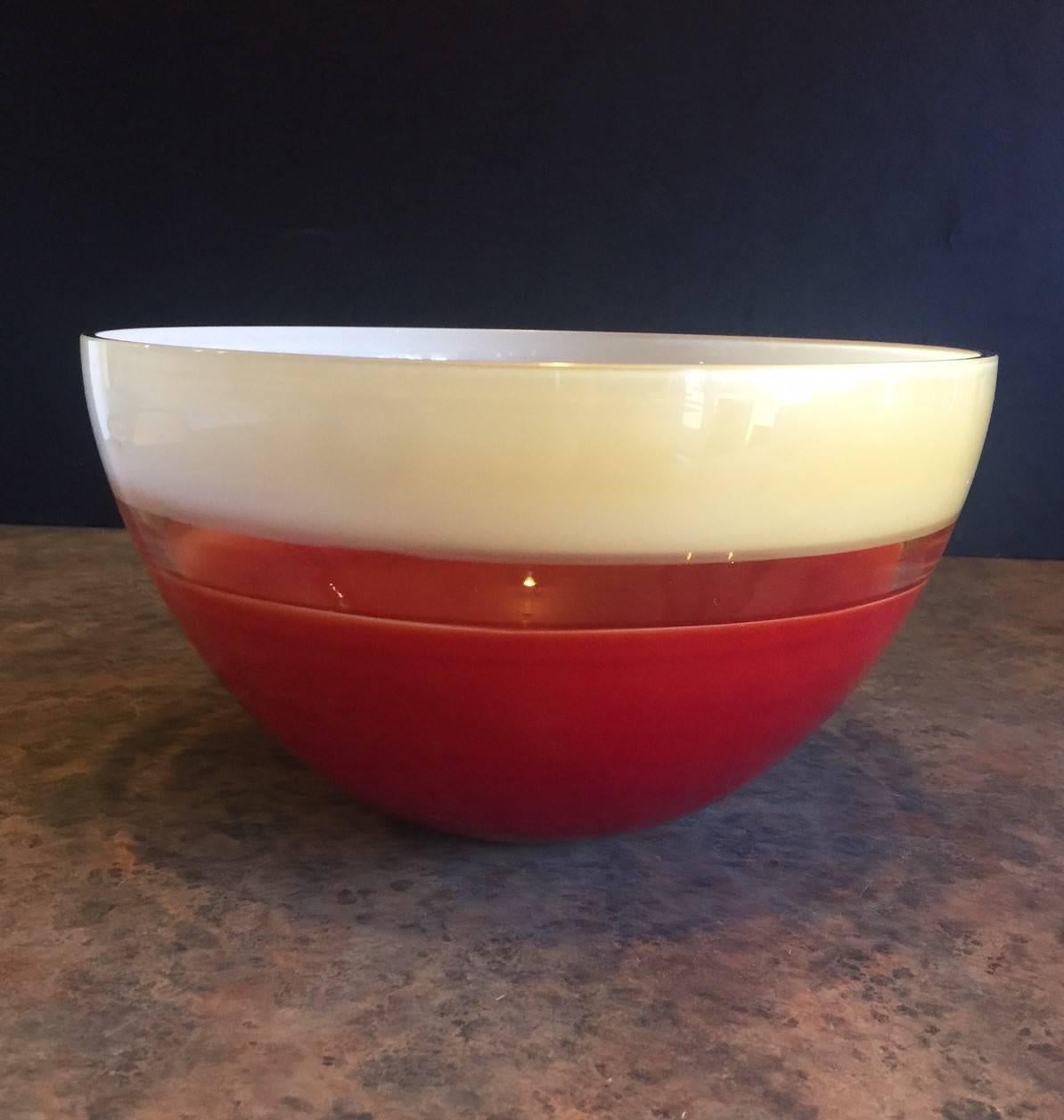 Midcentury Signed Italian Art Glass Bowl by Barbini for Oggetti for Murano In Excellent Condition For Sale In San Diego, CA