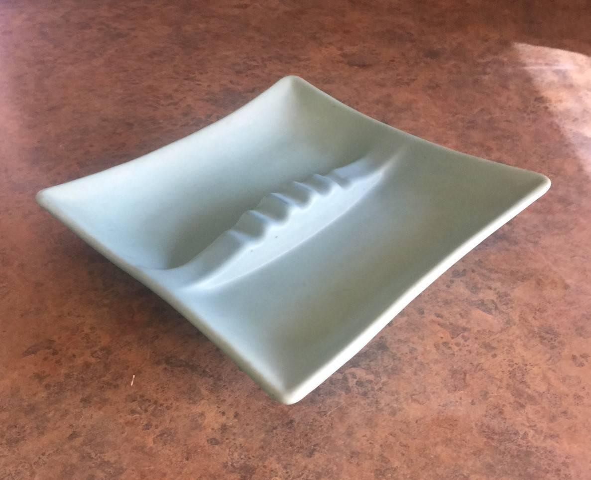 Vintage Ming Blue Art Pottery Footed Ashtray by Van Briggle In Excellent Condition For Sale In San Diego, CA