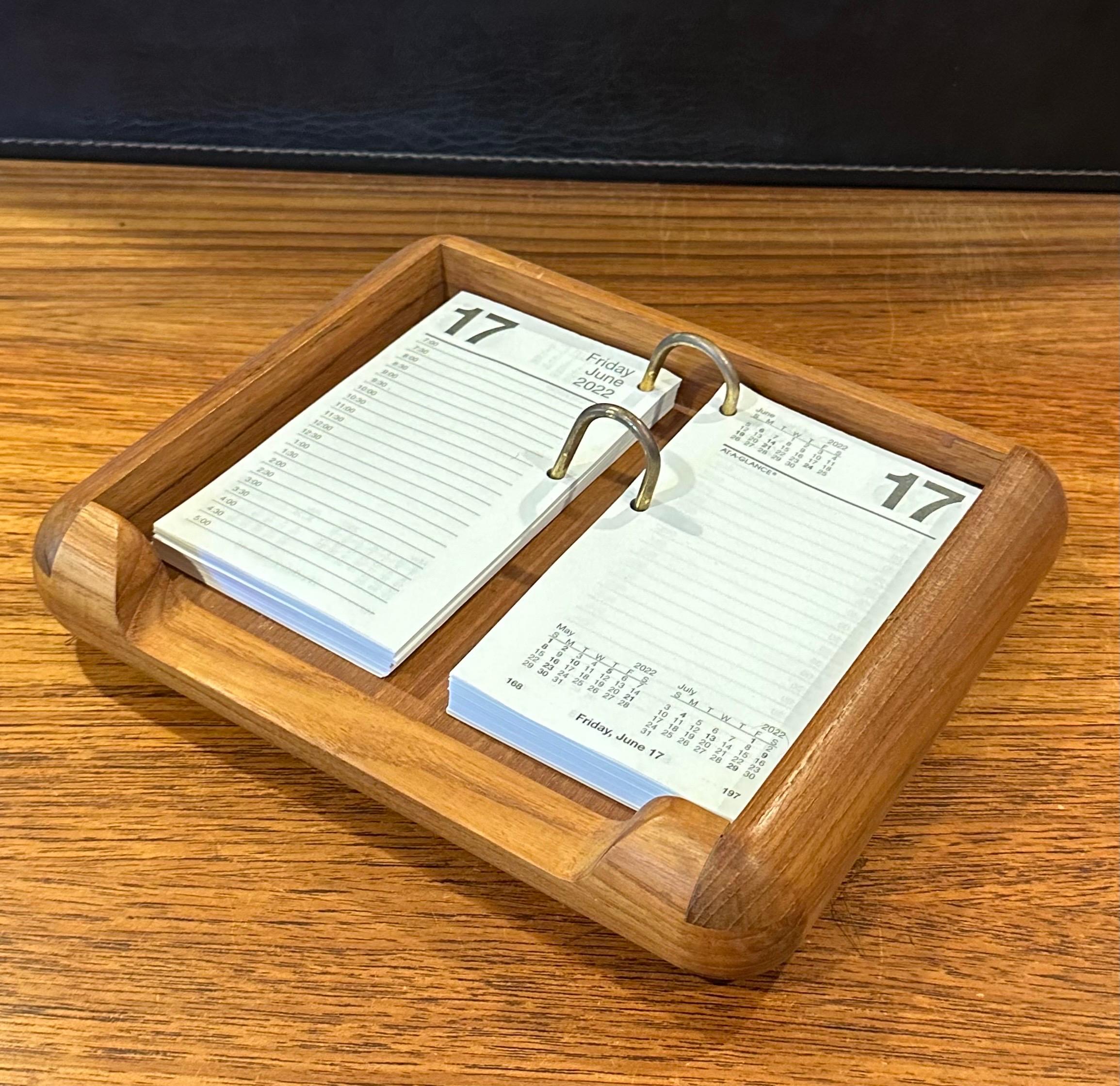 Set di scrivanie moderne danesi in teak in vendita 12