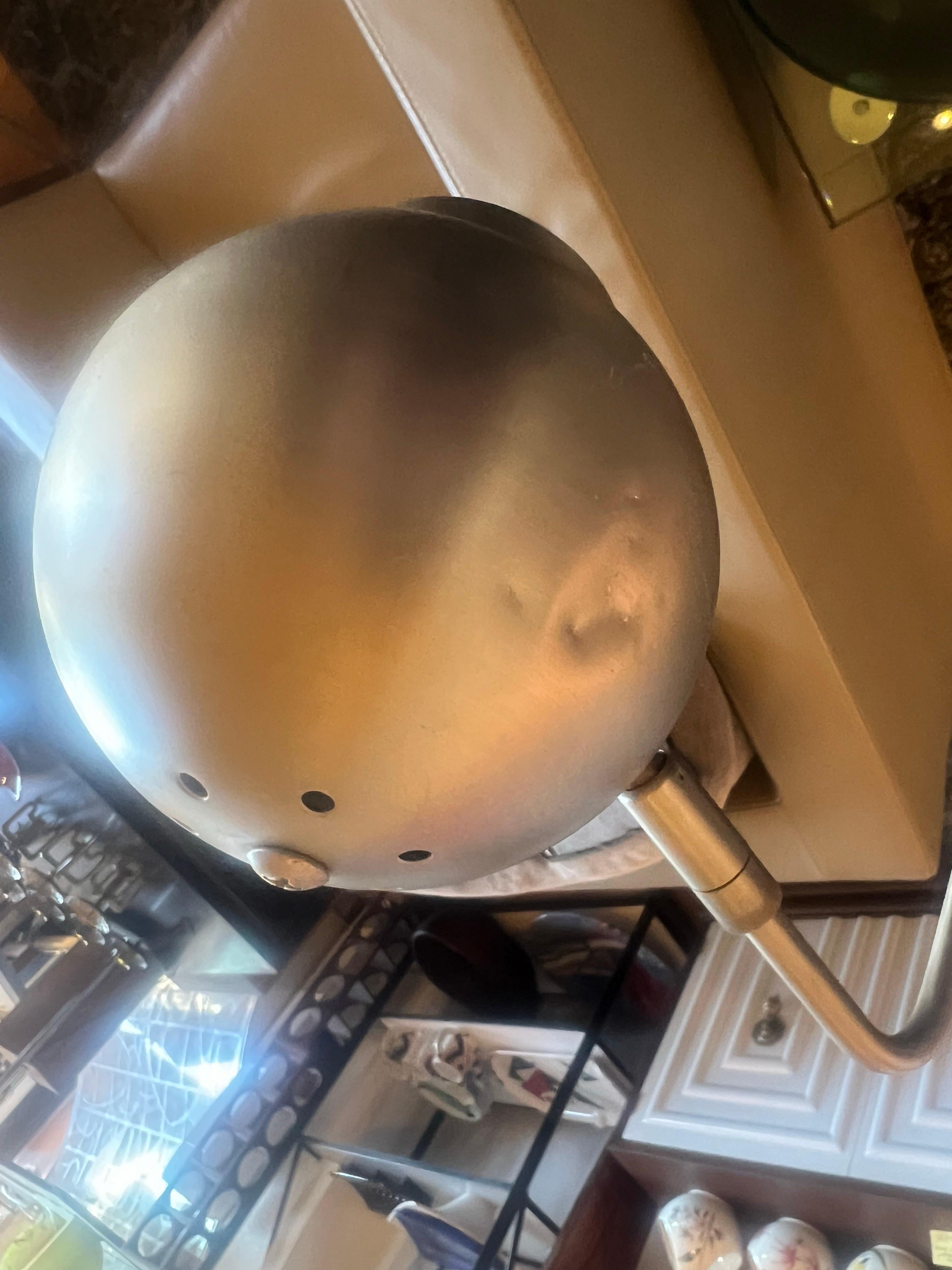 Lampada da terra a forma di bulbo oculare di Robert Sonneman in acciaio spazzolato In condizioni discrete in vendita a San Diego, CA
