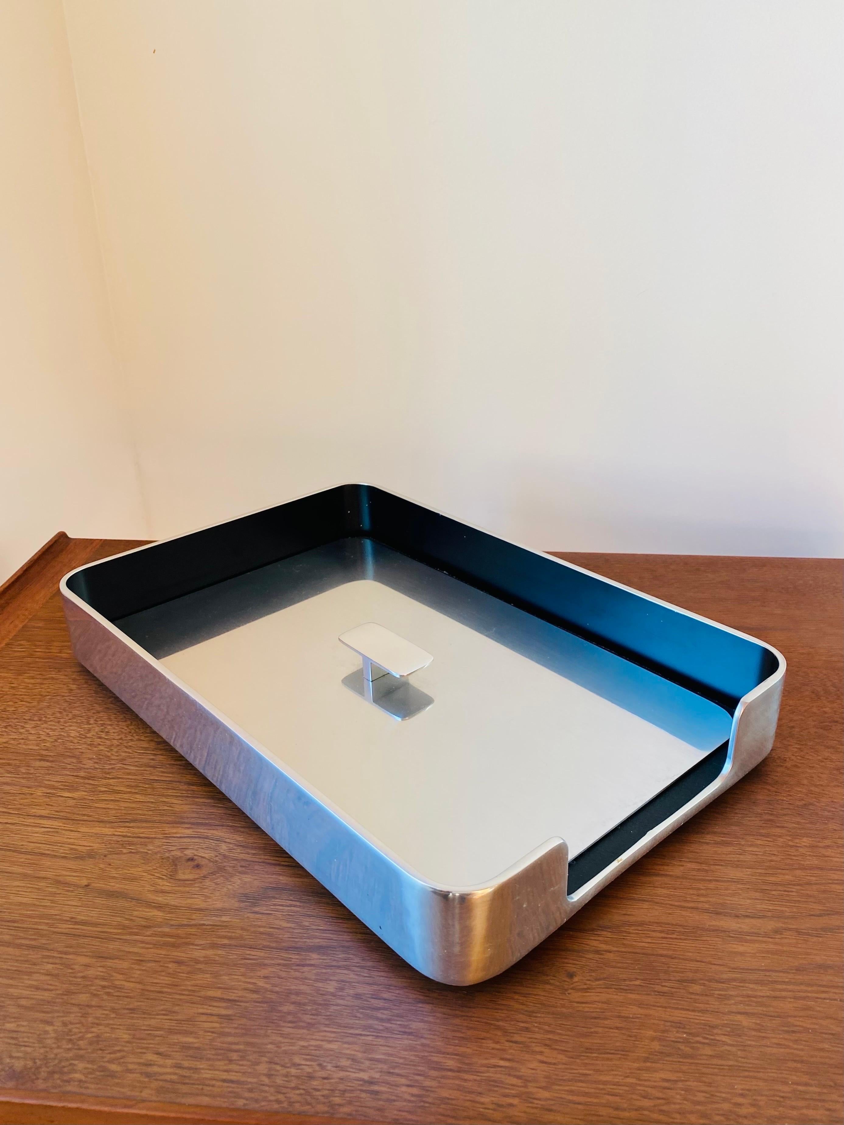 Bandeja para cartas Radius One cromada con tapa de William Sklaroff para Smith Metal Arts 3