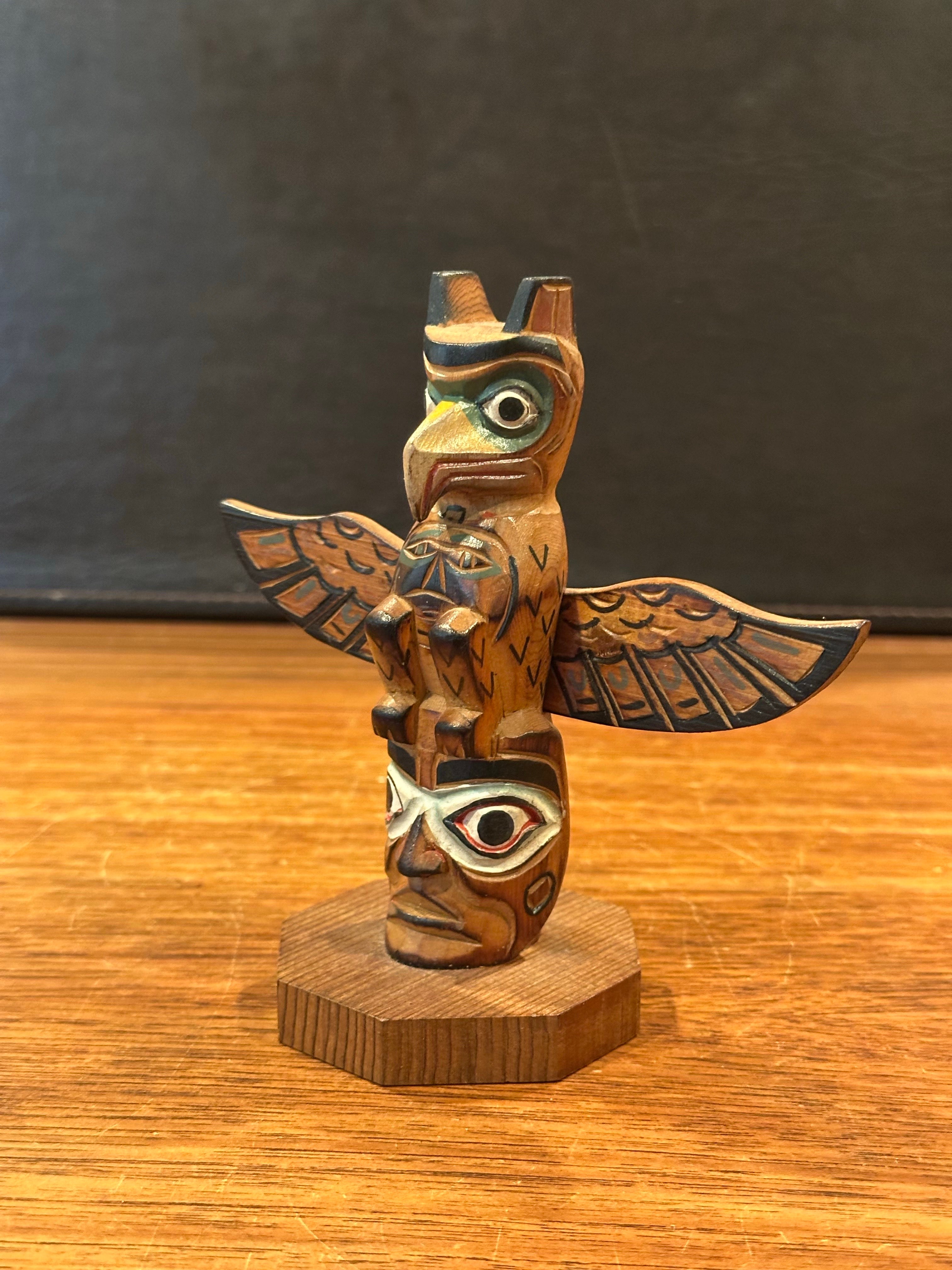 20th Century Alaskan Black Diamond Hand Carved Wood Totem Pole by Vic Yeoda For Sale