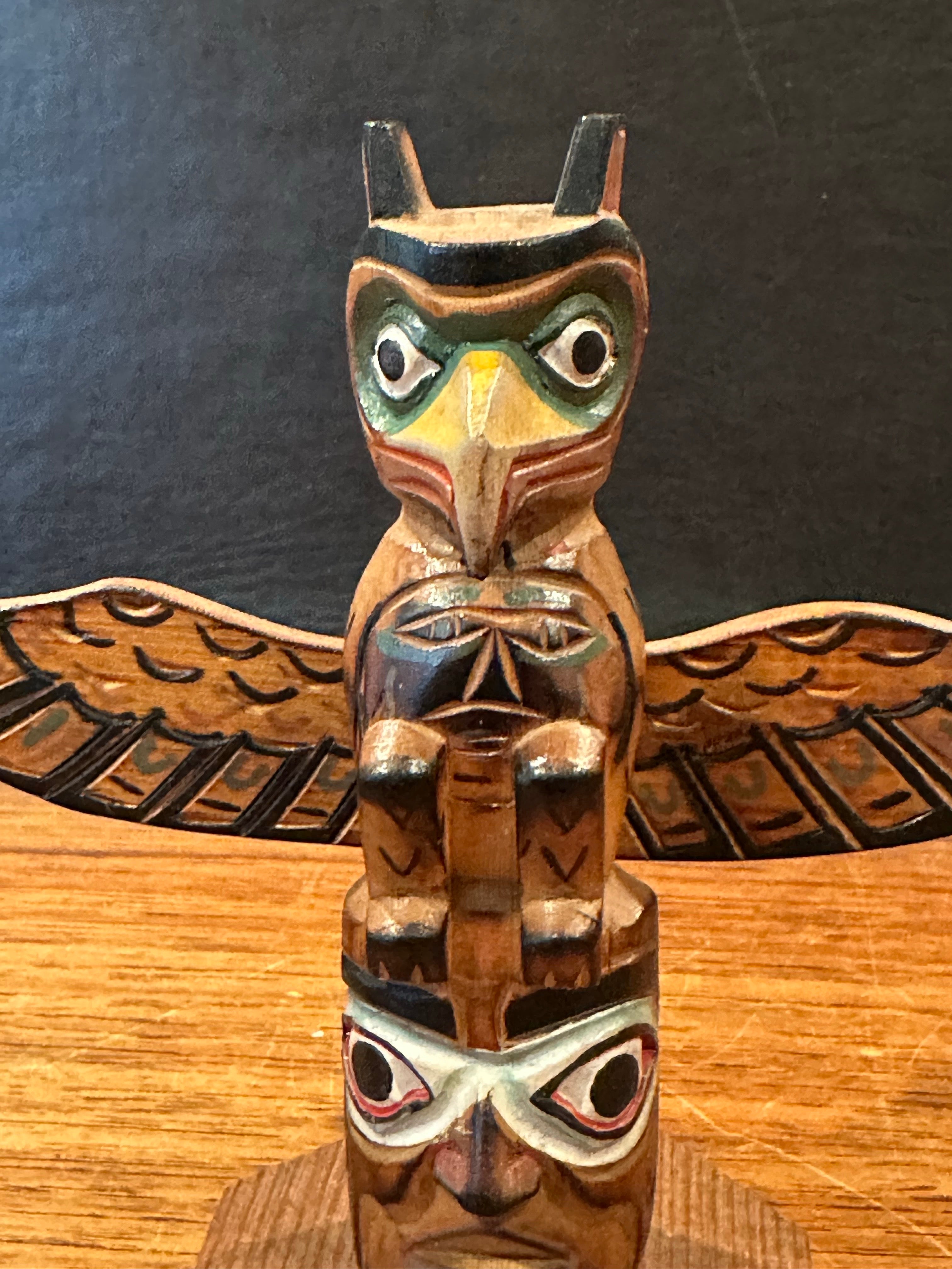 Alaskan Black Diamond Hand Carved Wood Totem Pole by Vic Yeoda In Good Condition For Sale In San Diego, CA