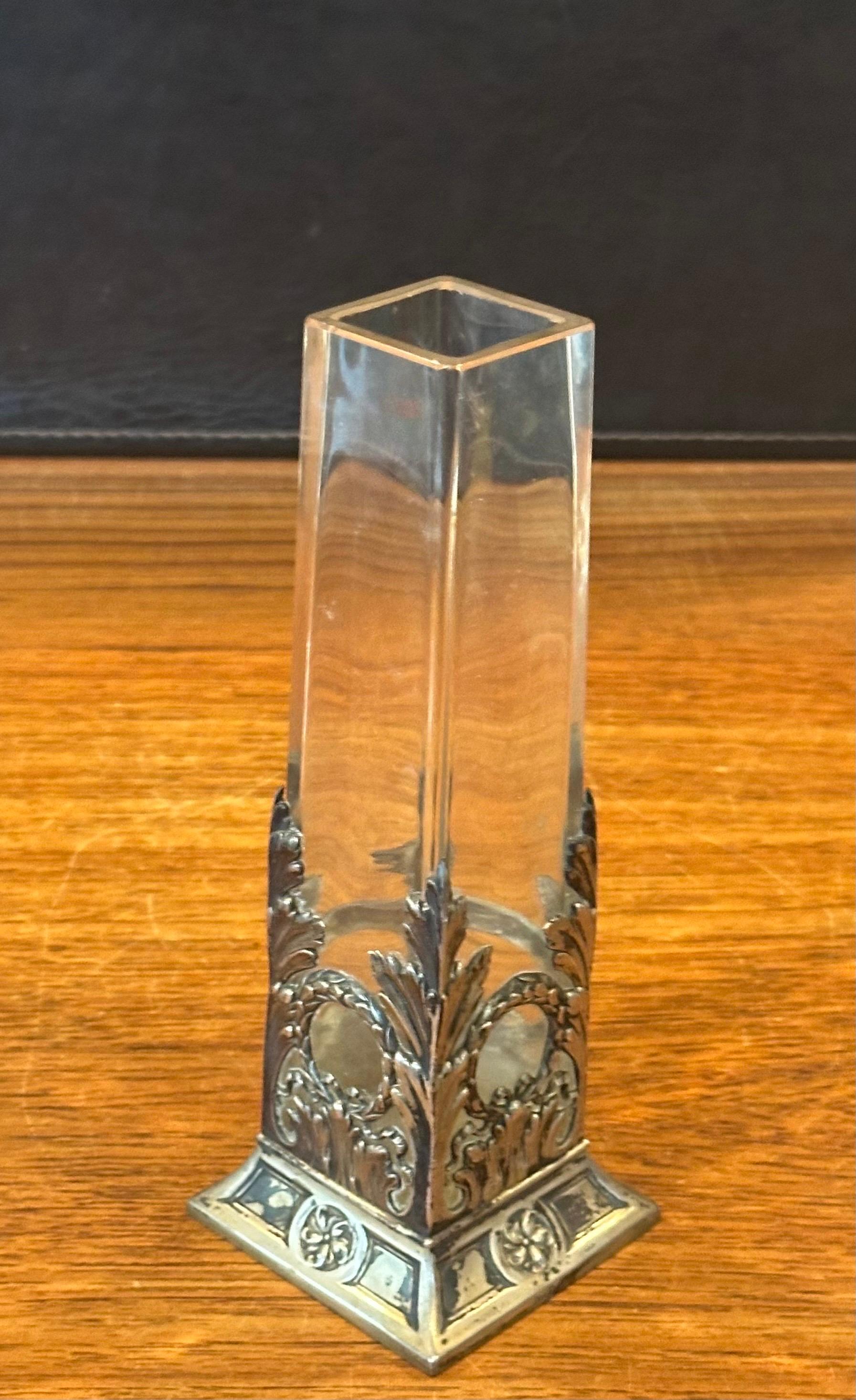 Vaso a bocciolo in vetro Art Nouveau e argento .800 sovrapposto in vendita 2