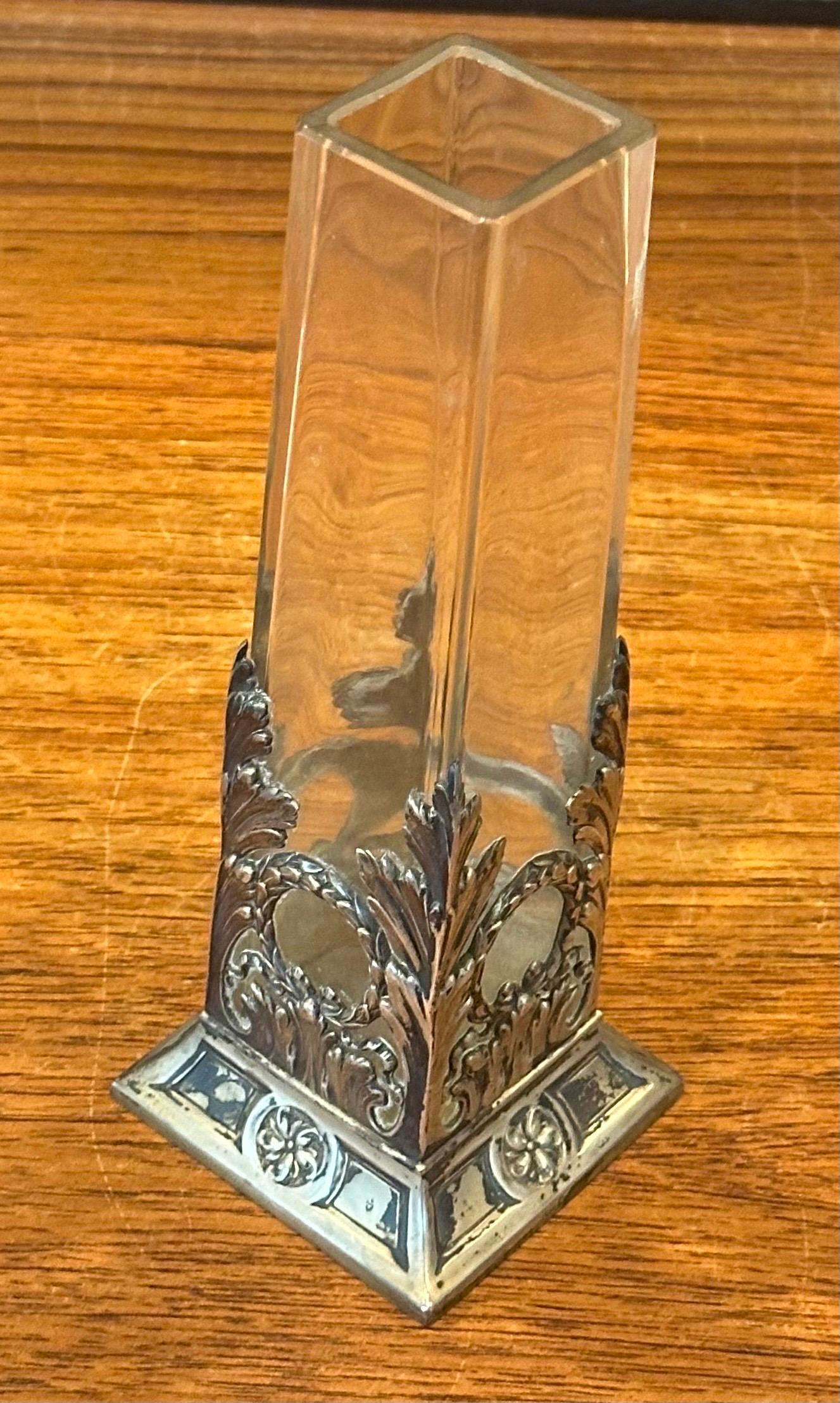 Vaso a bocciolo in vetro Art Nouveau e argento .800 sovrapposto in vendita 3