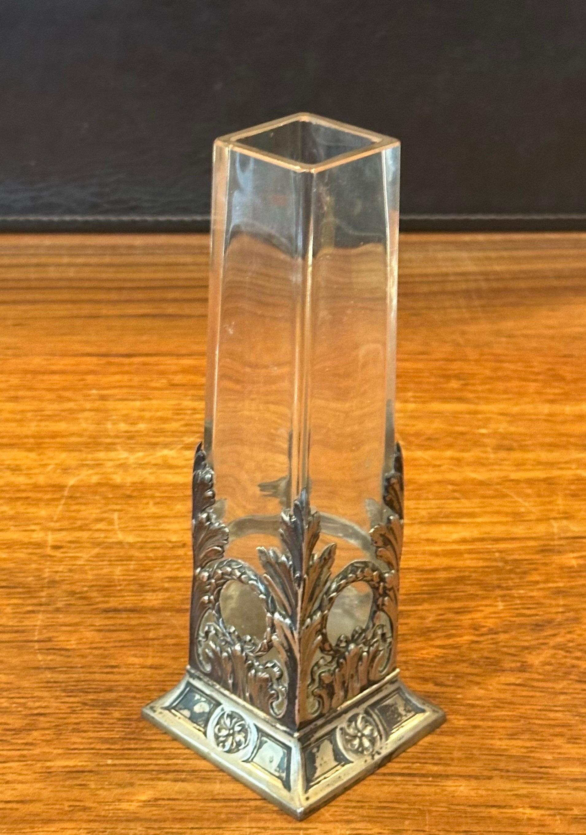 Vaso a bocciolo in vetro Art Nouveau e argento .800 sovrapposto in vendita 4