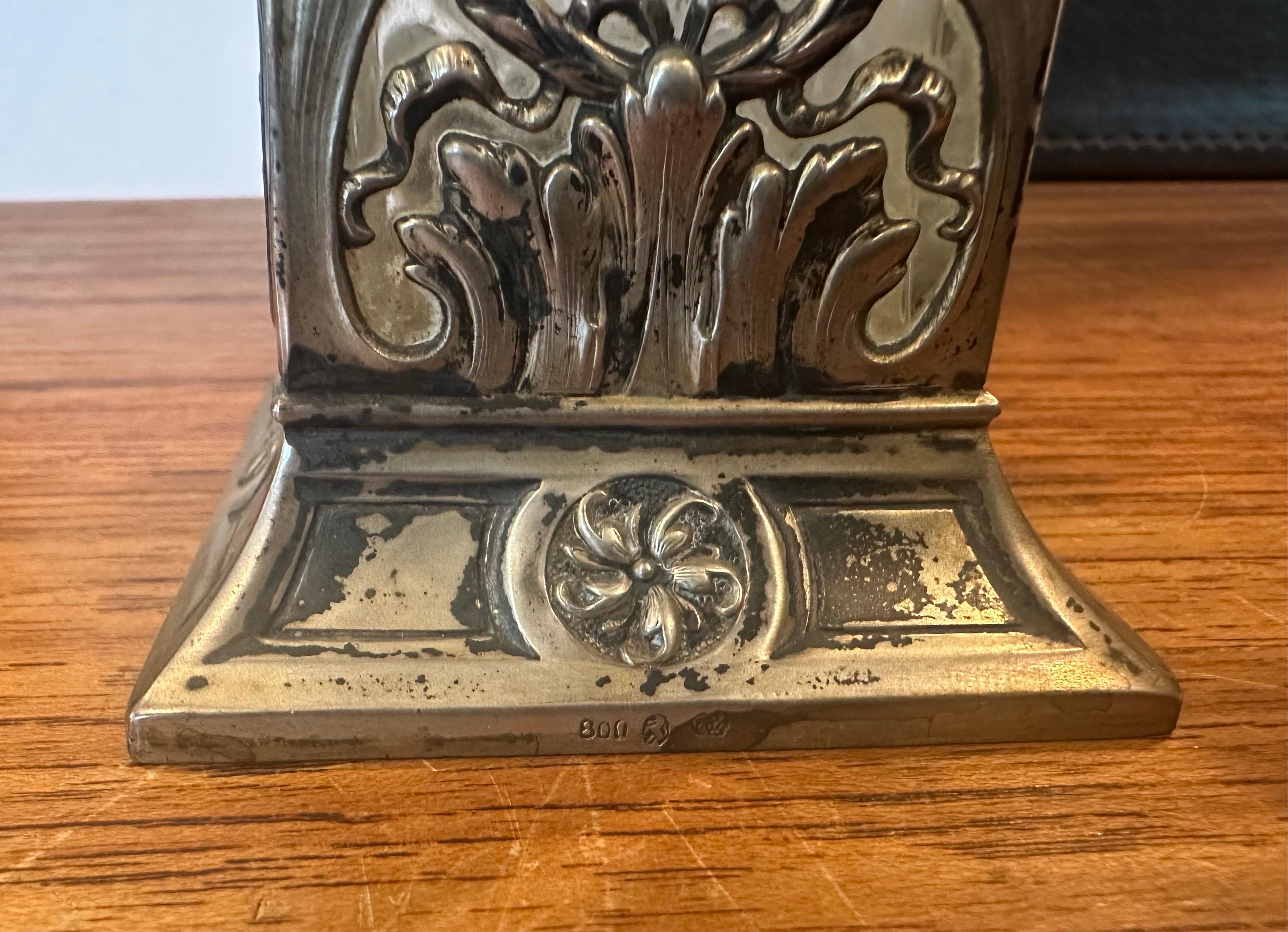 Vaso a bocciolo in vetro Art Nouveau e argento .800 sovrapposto in vendita 6