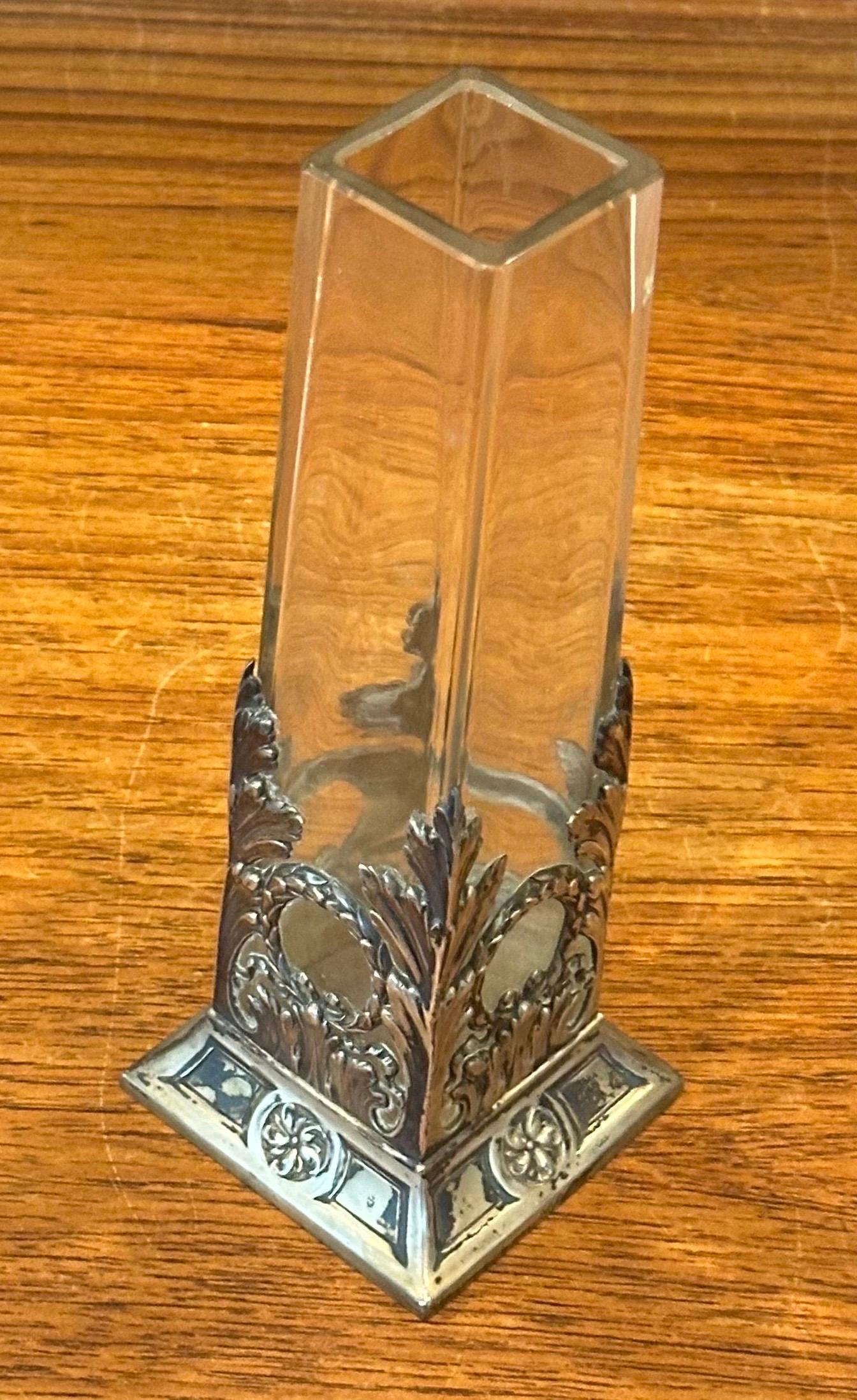 Vaso a bocciolo in vetro Art Nouveau e argento .800 sovrapposto in vendita 5