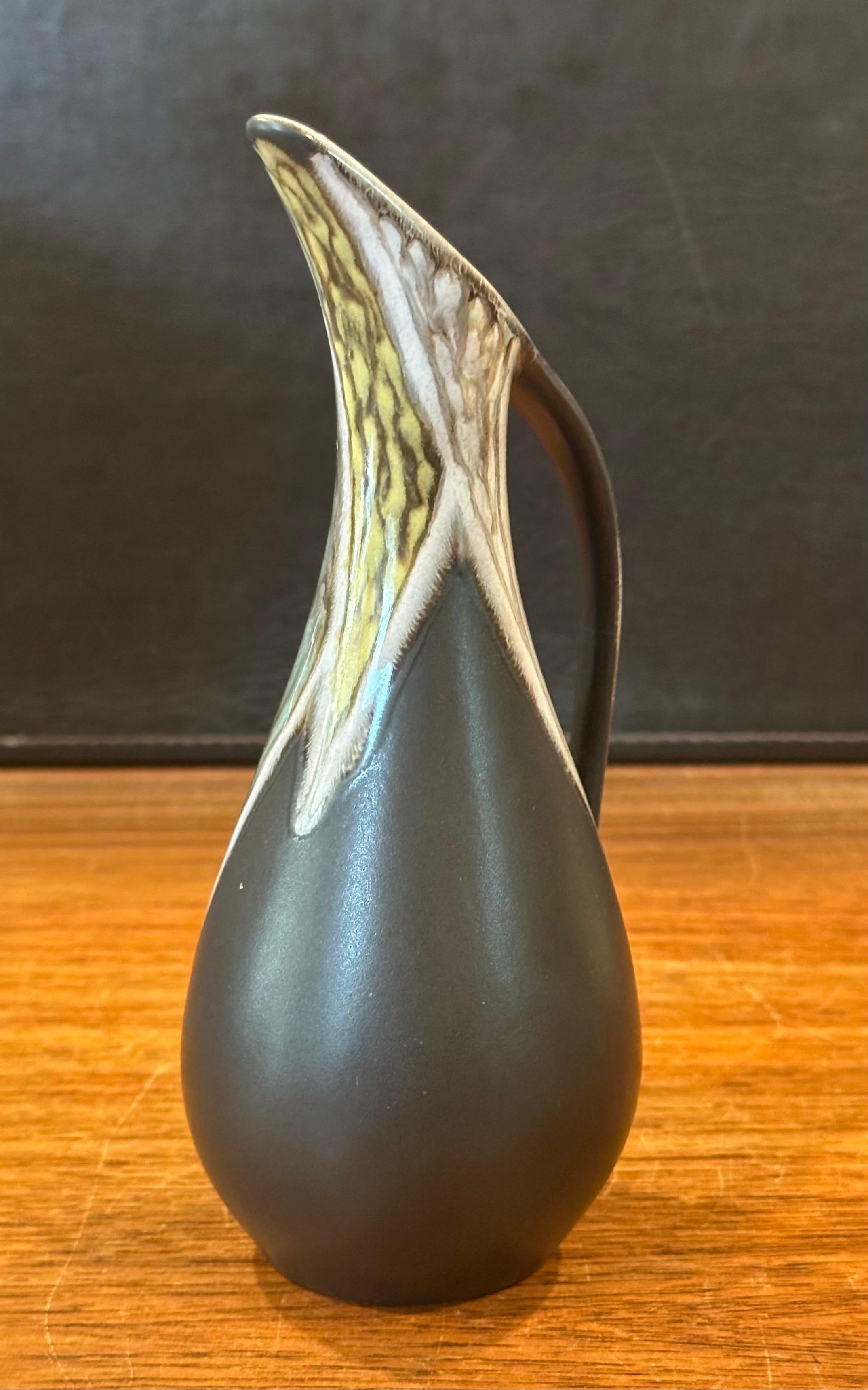 Petite aiguière en grès moderne danoise par Soholm Bornholm en vente 1