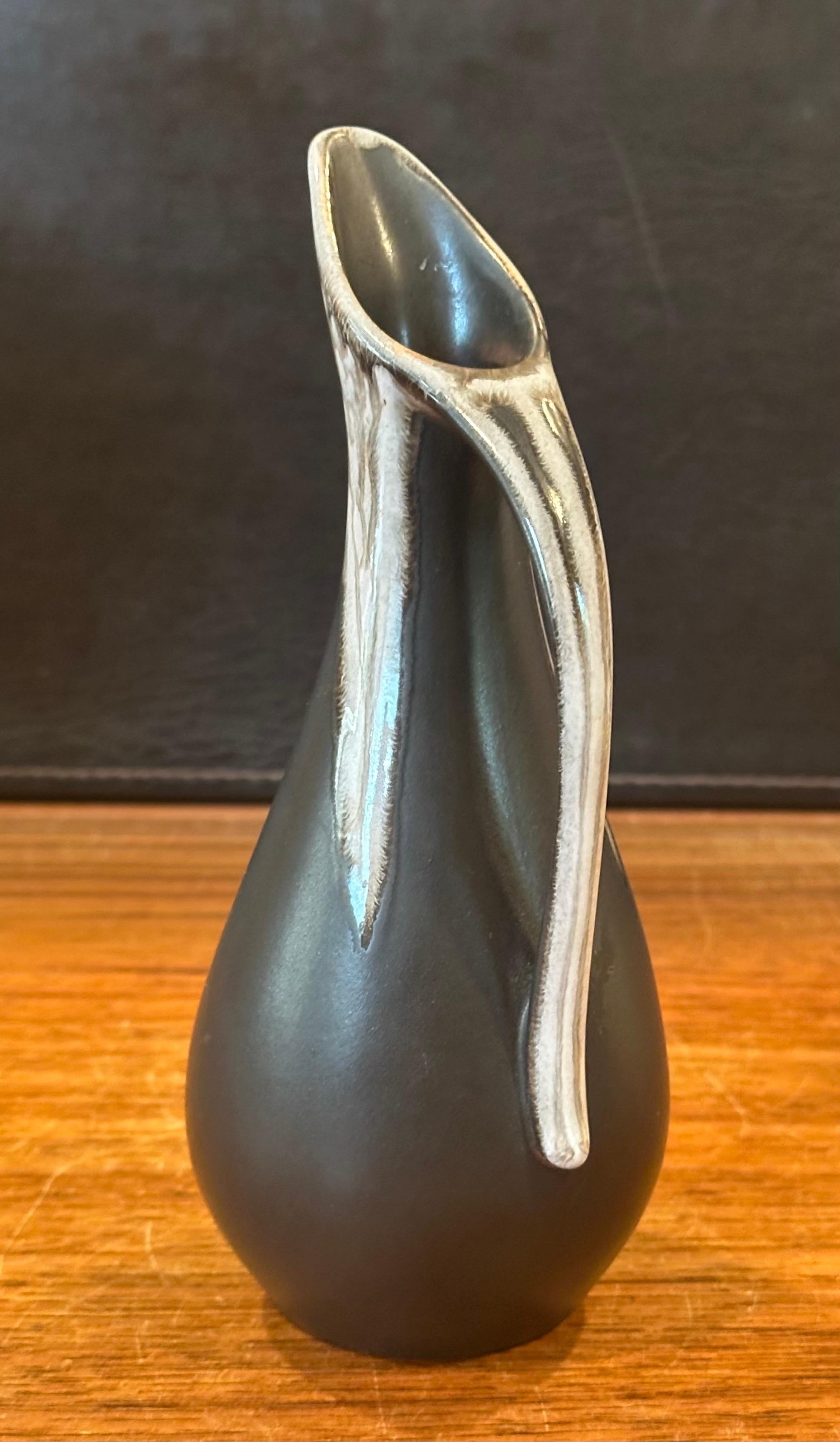 Petite aiguière en grès moderne danoise par Soholm Bornholm en vente 2