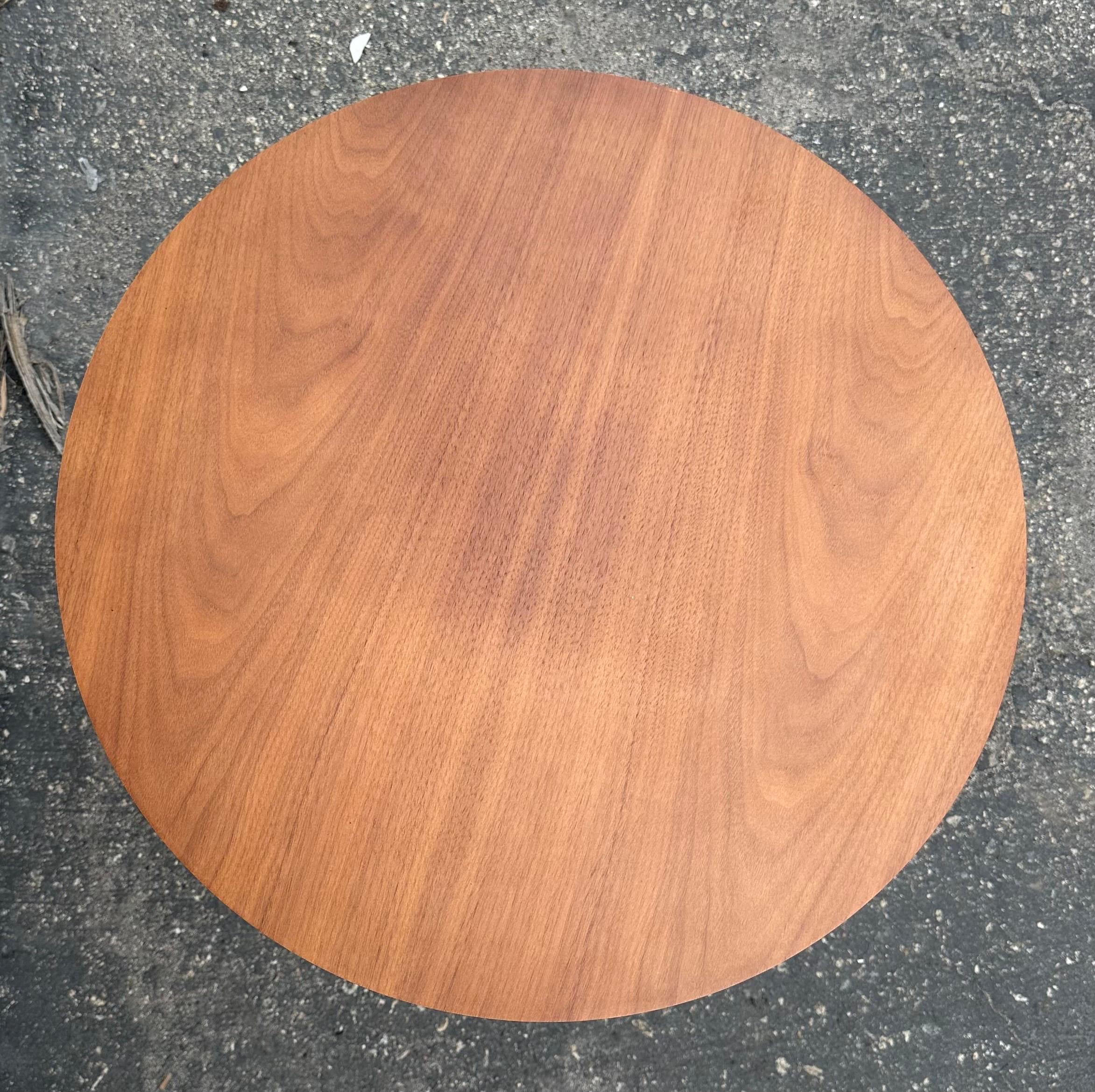 Pedestal “Tulip” Side Table by Eero Saarinen for Knoll For Sale 4